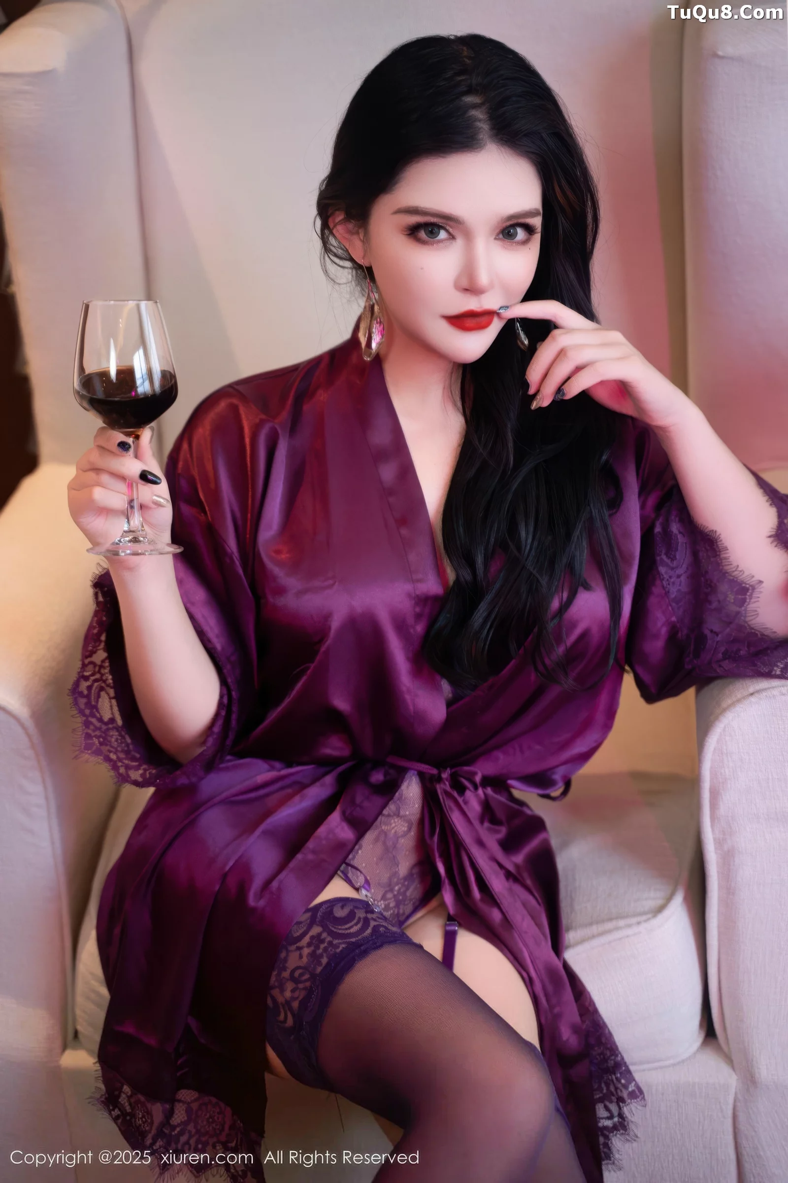 伊丽莎有点白  [XiuRen]高清写真图 2025.08.28 No.10700 伊丽莎有点白 波涛汹涌第5张图片