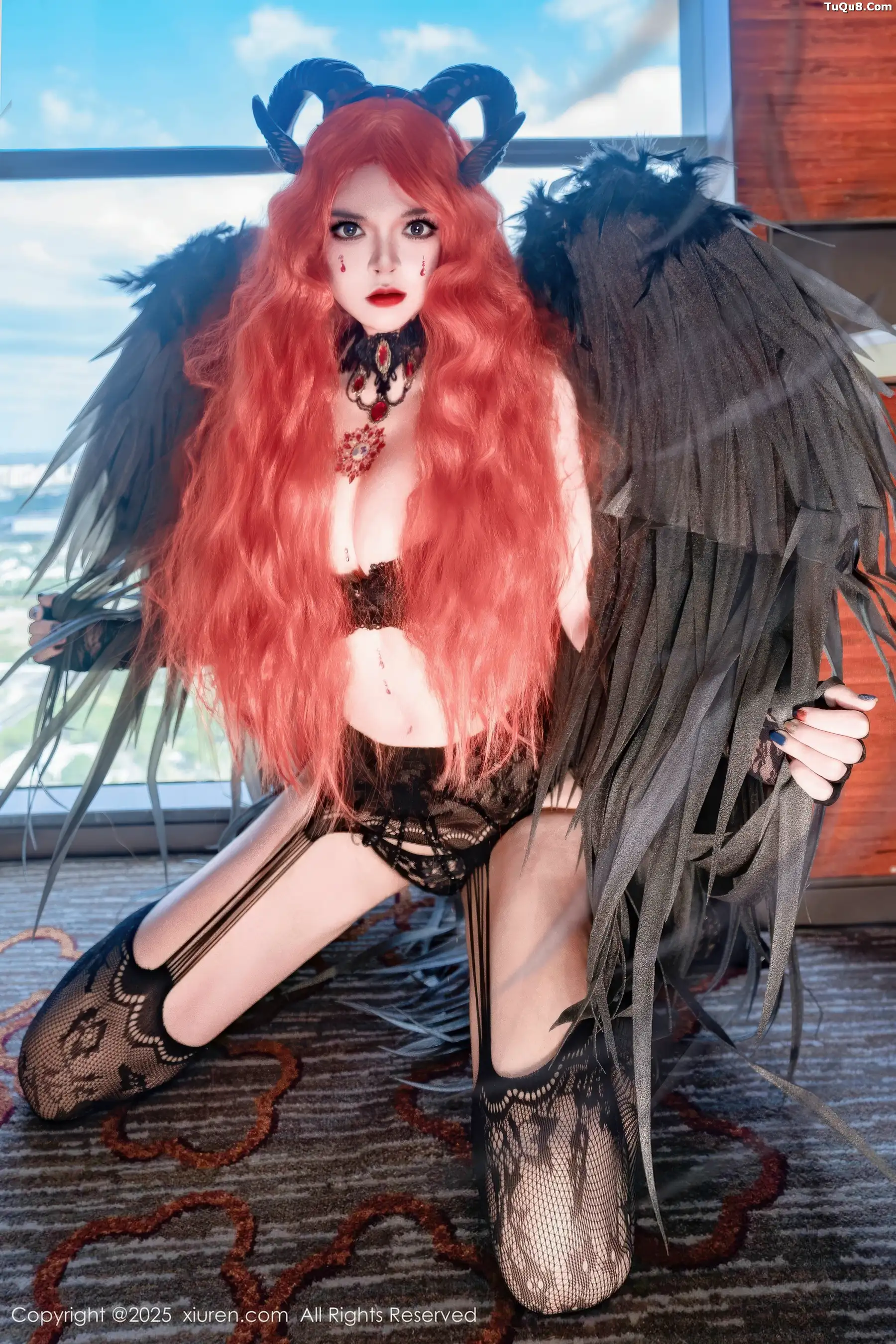 伊丽莎有点白  [XiuRen]高清写真图 2025.11.17 No.10994 伊丽莎有点白 蕾丝情趣内衣第6张图片