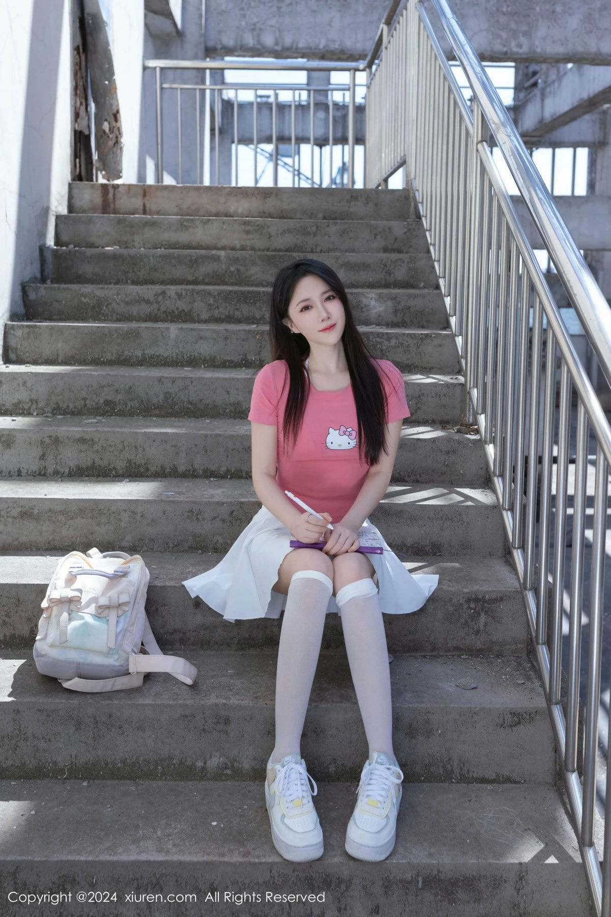 鱼子酱fish  [XiuRen]高清写真图 2024.04.26 No.8457 鱼子酱Fish 天台少女第2张图片