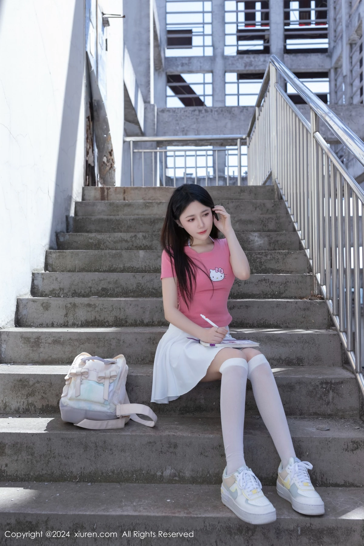 鱼子酱fish  [XiuRen]高清写真图 2024.04.26 No.8457 鱼子酱Fish 天台少女第3张图片