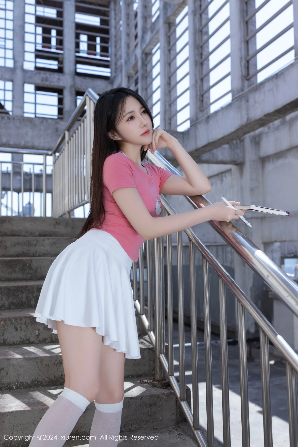 鱼子酱fish  [XiuRen]高清写真图 2024.04.26 No.8457 鱼子酱Fish 天台少女第8张图片