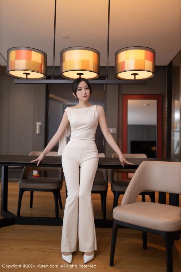 鱼子酱fish  [XiuRen]高清写真图 2024.11.15 No.9457 鱼子酱Fish 丝袜美腿第2张图片