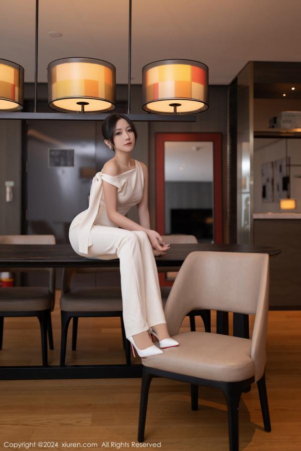 鱼子酱fish  [XiuRen]高清写真图 2024.11.15 No.9457 鱼子酱Fish 丝袜美腿第3张图片