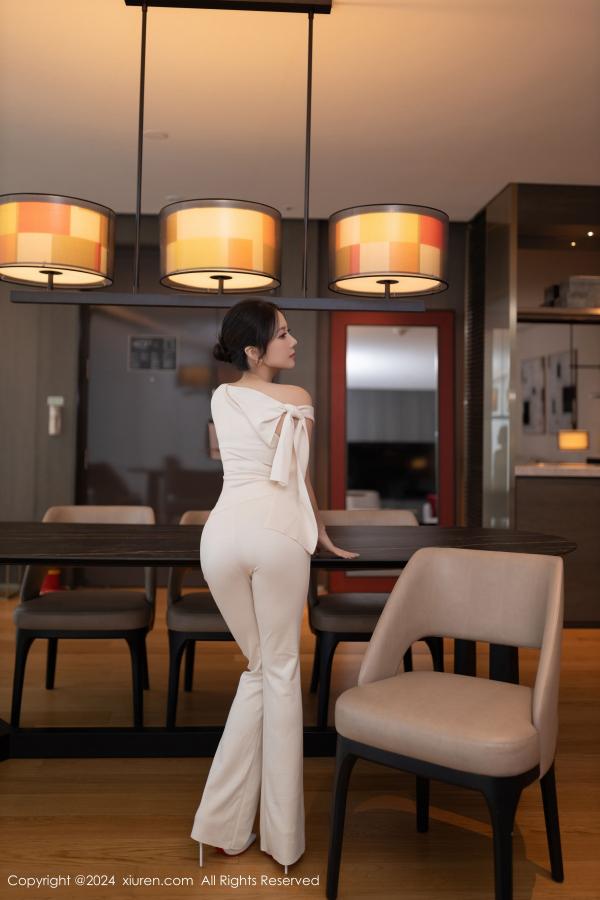 鱼子酱fish  [XiuRen]高清写真图 2024.11.15 No.9457 鱼子酱Fish 丝袜美腿第6张图片