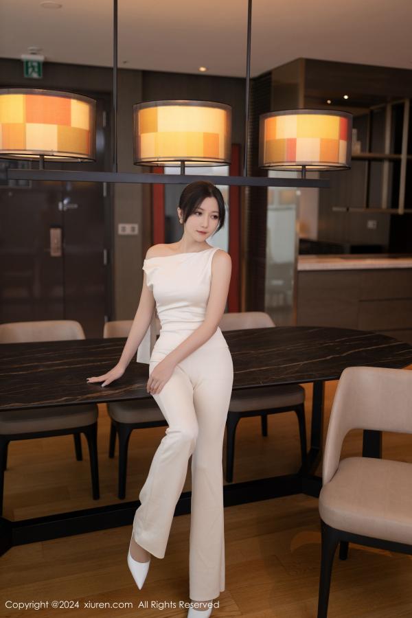 鱼子酱fish  [XiuRen]高清写真图 2024.11.15 No.9457 鱼子酱Fish 丝袜美腿第8张图片