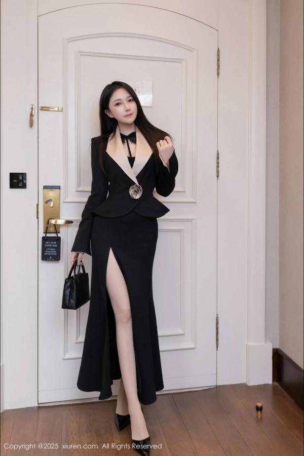 鱼子酱fish  [XiuRen]高清写真图 2025.02.28 No.9953 鱼子酱Fish 丝袜美腿第2张图片