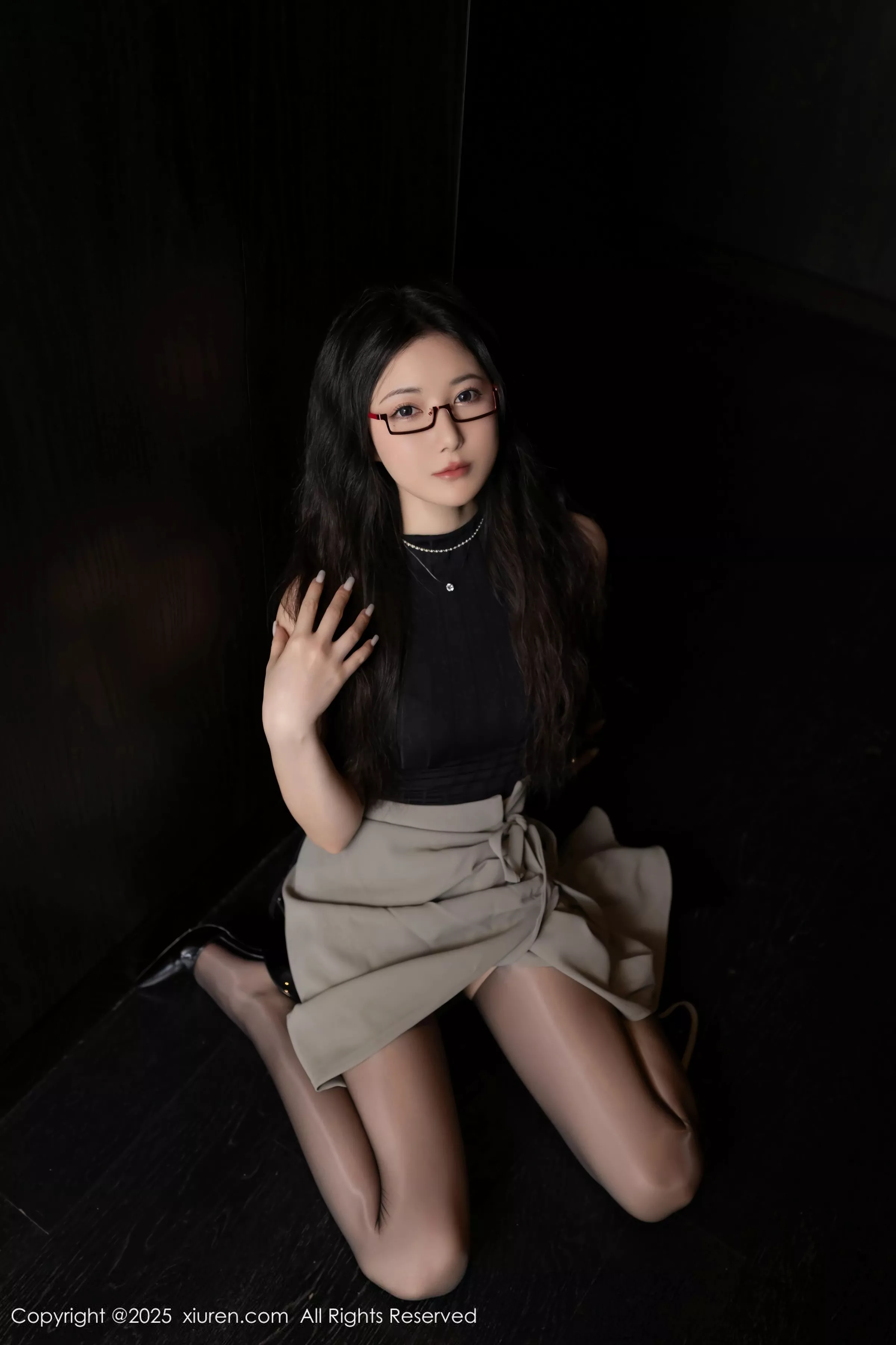 鱼子酱fish  [XiuRen]高清写真图 2025.04.30 No.10231 鱼子酱Fish 印尼旅拍第5张图片