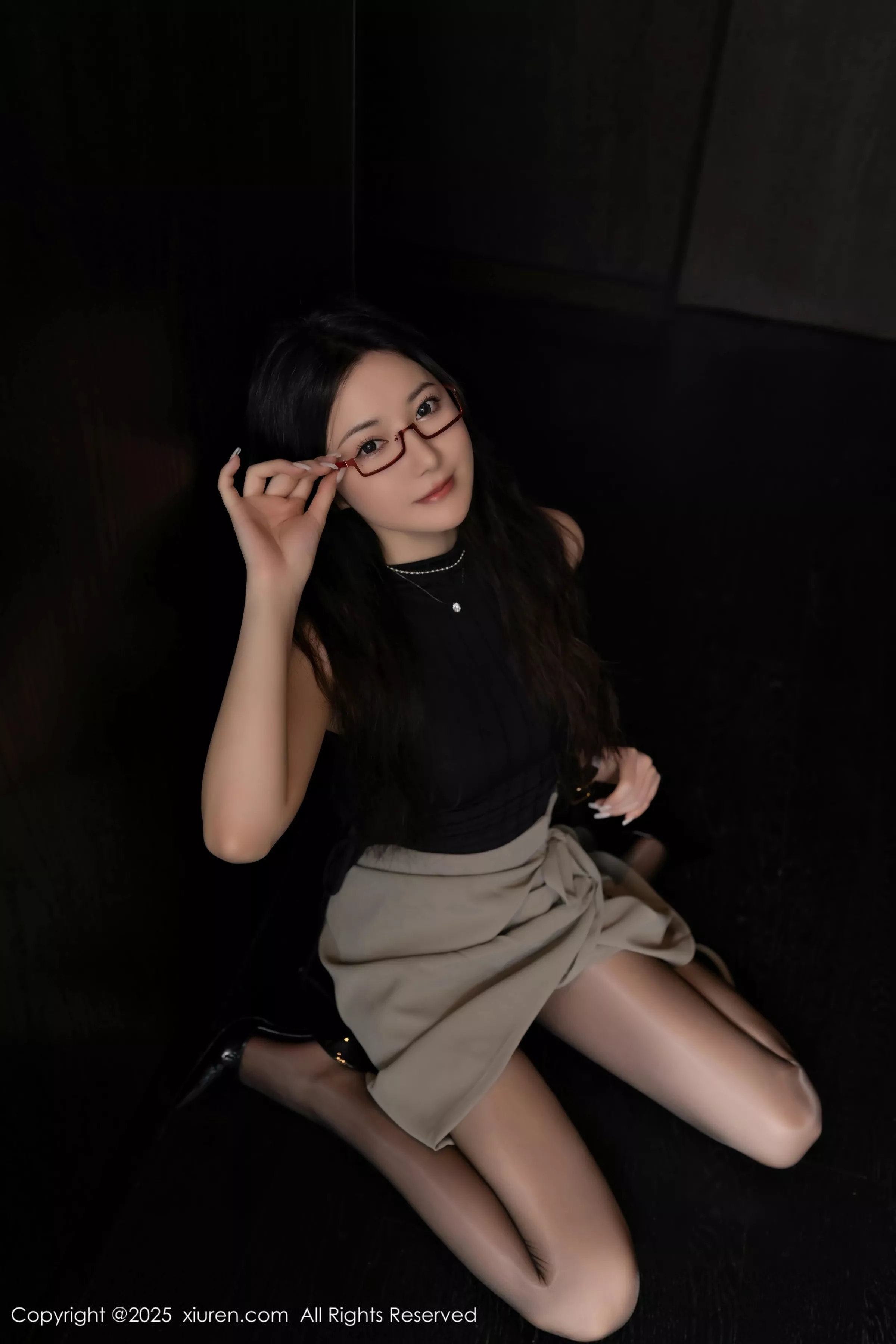 鱼子酱fish  [XiuRen]高清写真图 2025.04.30 No.10231 鱼子酱Fish 印尼旅拍第8张图片