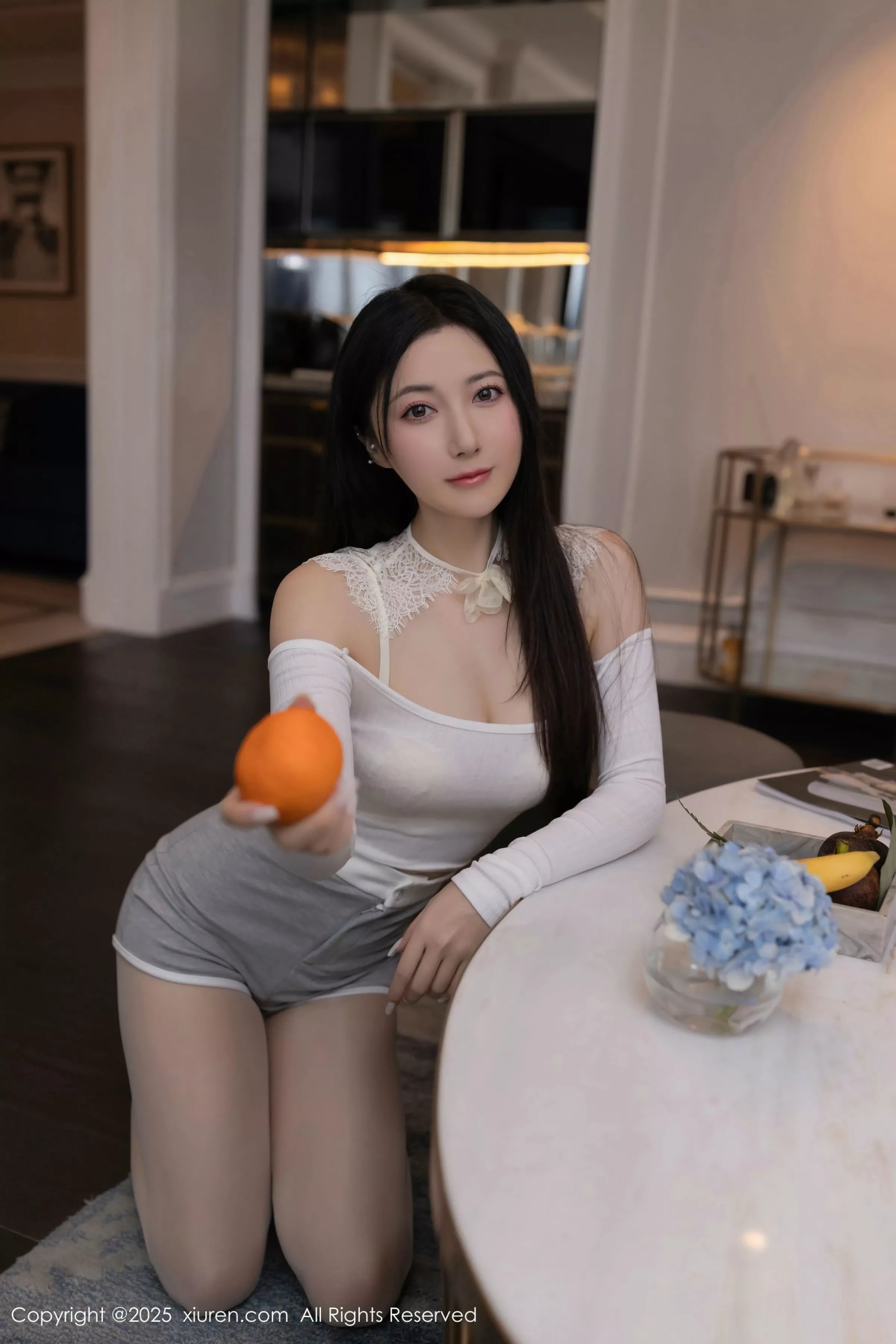 鱼子酱fish  [XiuRen]高清写真图 2025.05.09 No.10261 鱼子酱Fish 白色丝袜第6张图片