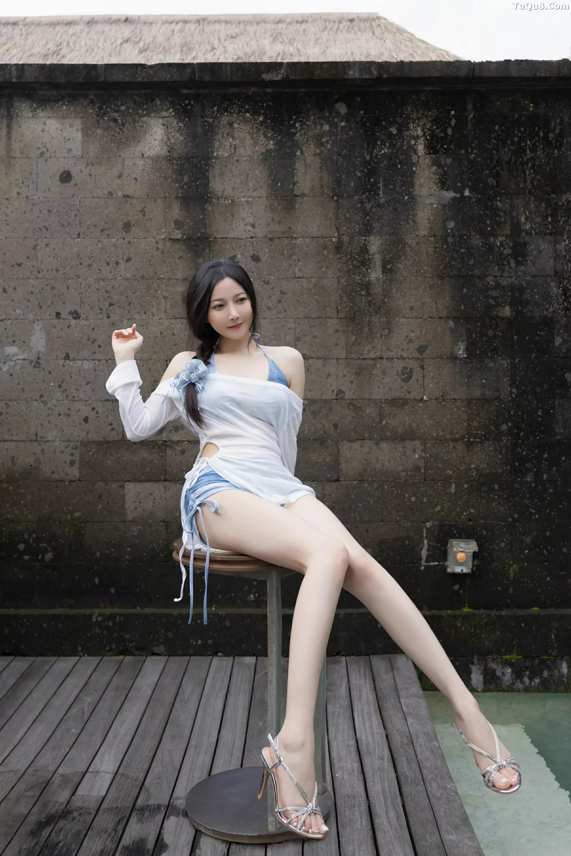 鱼子酱fish  [XiuRen]高清写真图 2025.06.06 No.10377 鱼子酱Fish 蓝色比基尼第8张图片