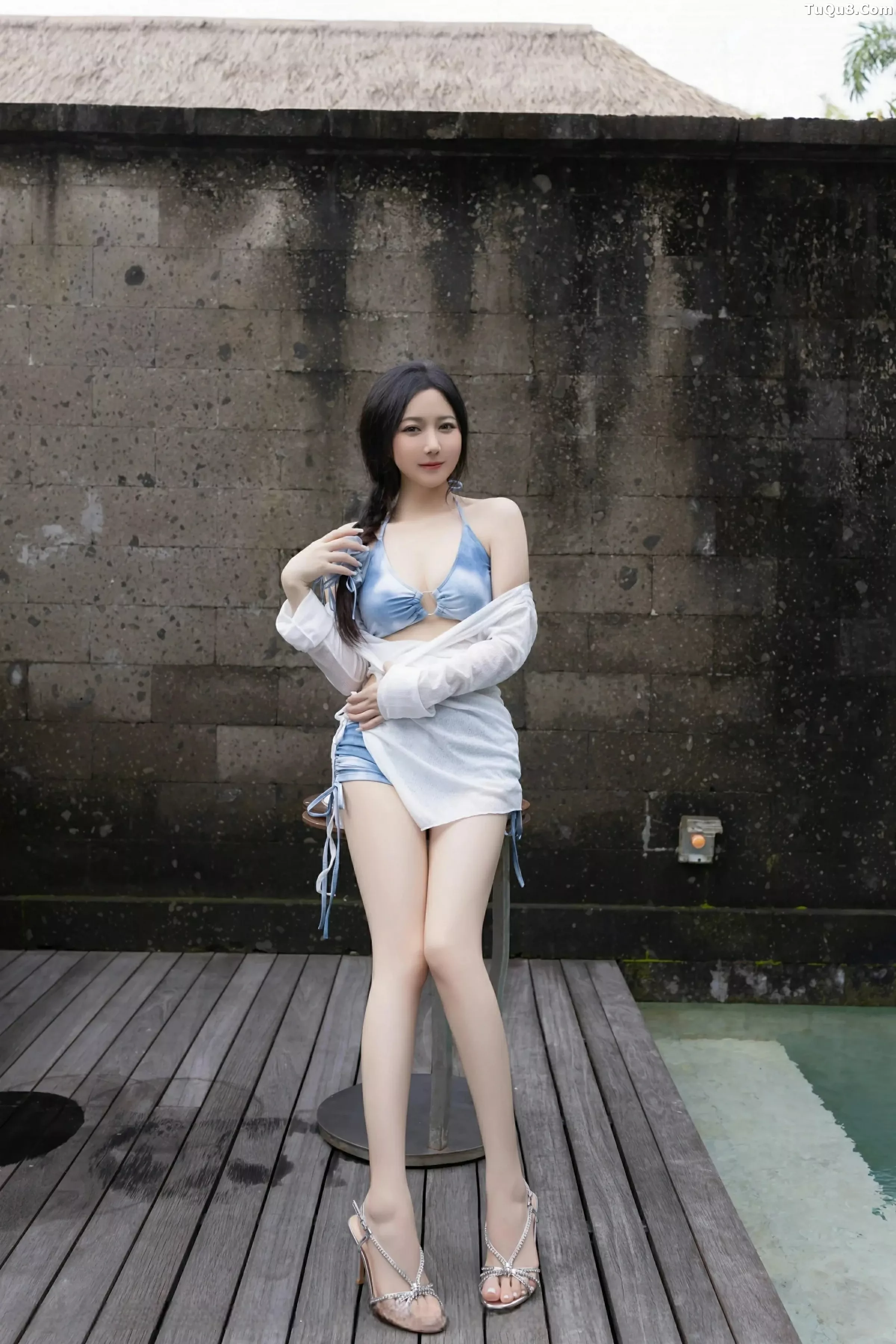 鱼子酱fish  [XiuRen]高清写真图 2025.06.06 No.10377 鱼子酱Fish 蓝色比基尼第9张图片