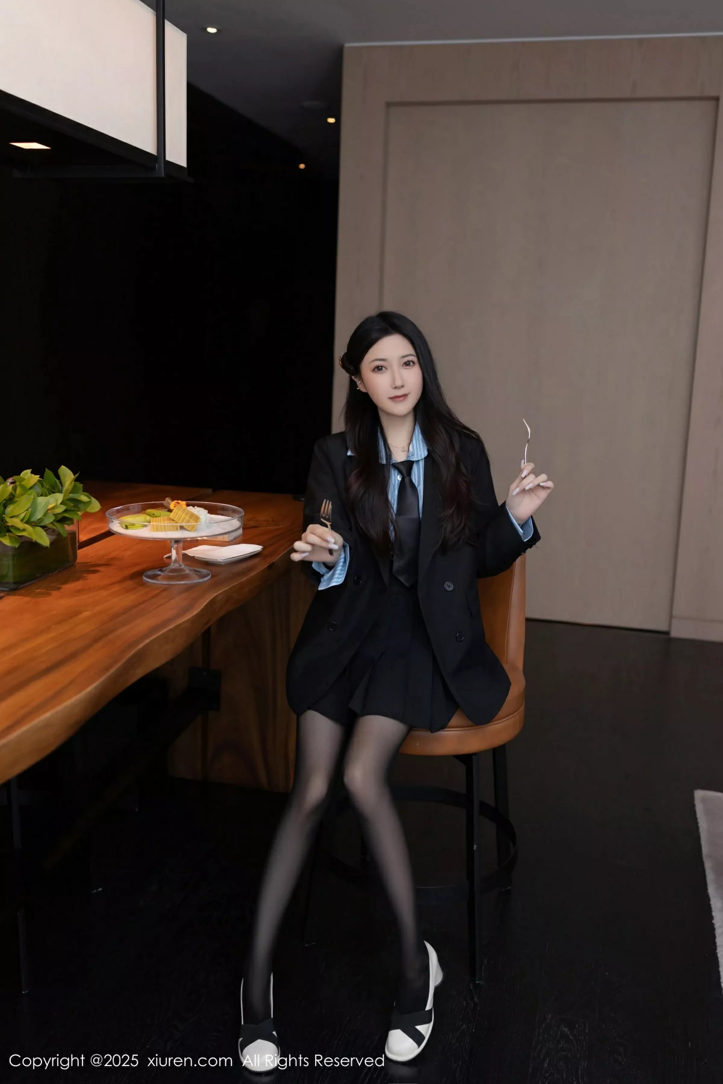 鱼子酱fish  [XiuRen]高清写真图 2025.06.13 No.10412 鱼子酱Fish 印尼旅拍第6张图片