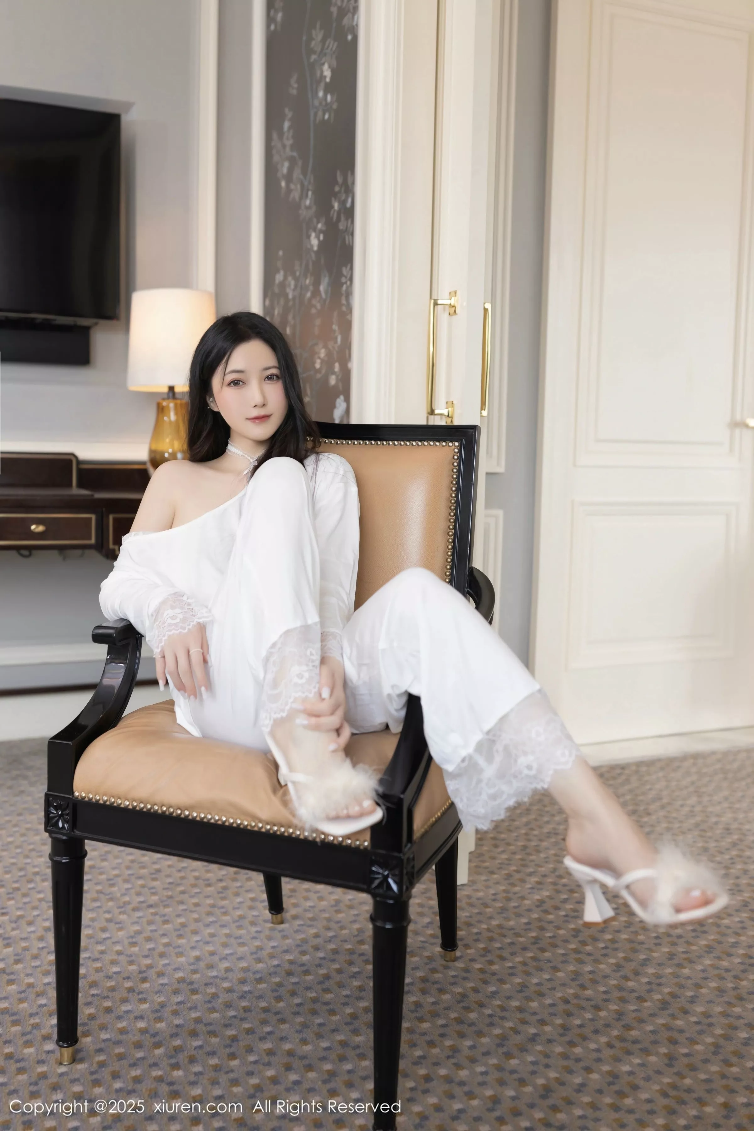 鱼子酱fish  [XiuRen]高清写真图 2025.06.20 No.10445 鱼子酱Fish 印尼旅拍第6张图片