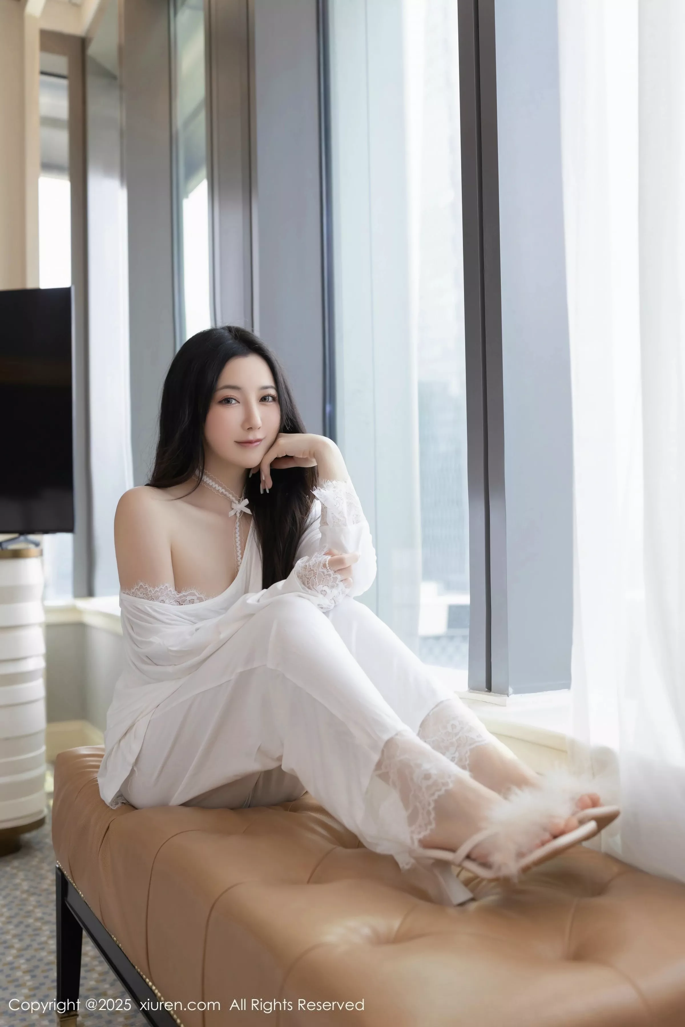 鱼子酱fish  [XiuRen]高清写真图 2025.06.20 No.10445 鱼子酱Fish 印尼旅拍第10张图片