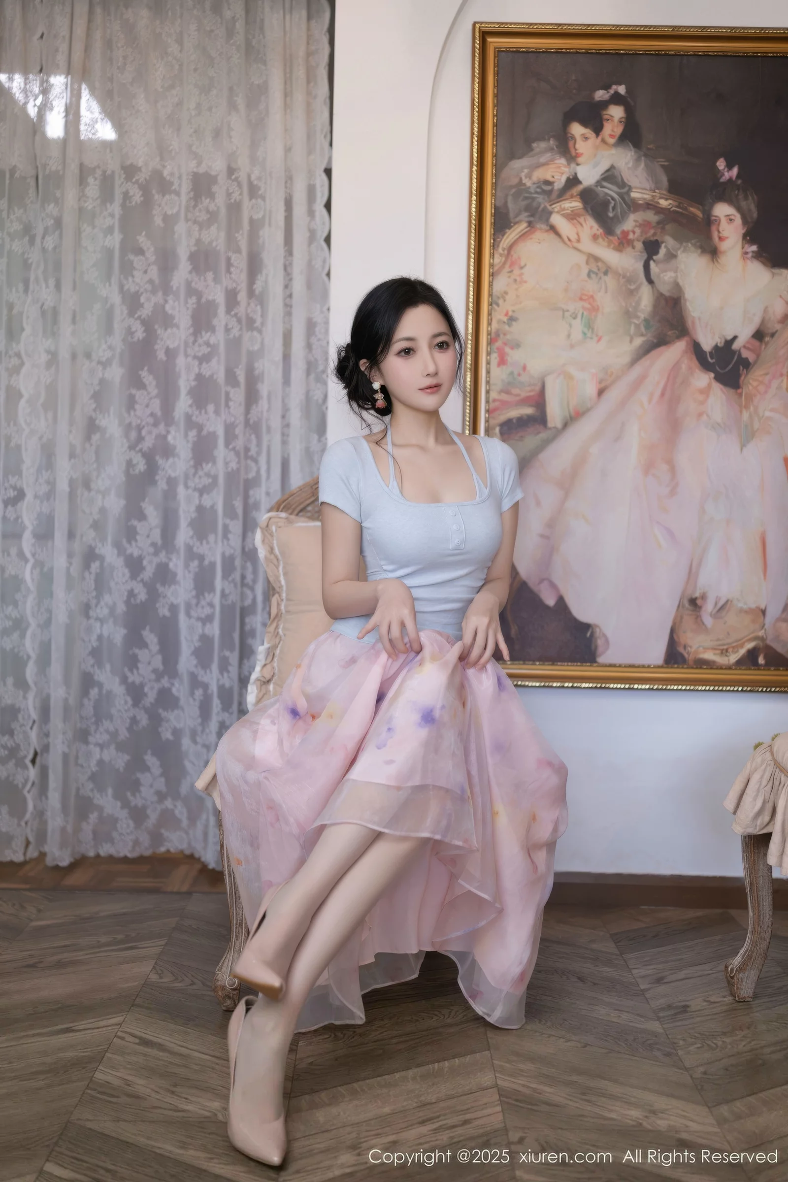 鱼子酱fish  [XiuRen]高清写真图 2025.08.15 No.10656 鱼子酱Fish 肉色丝袜第4张图片