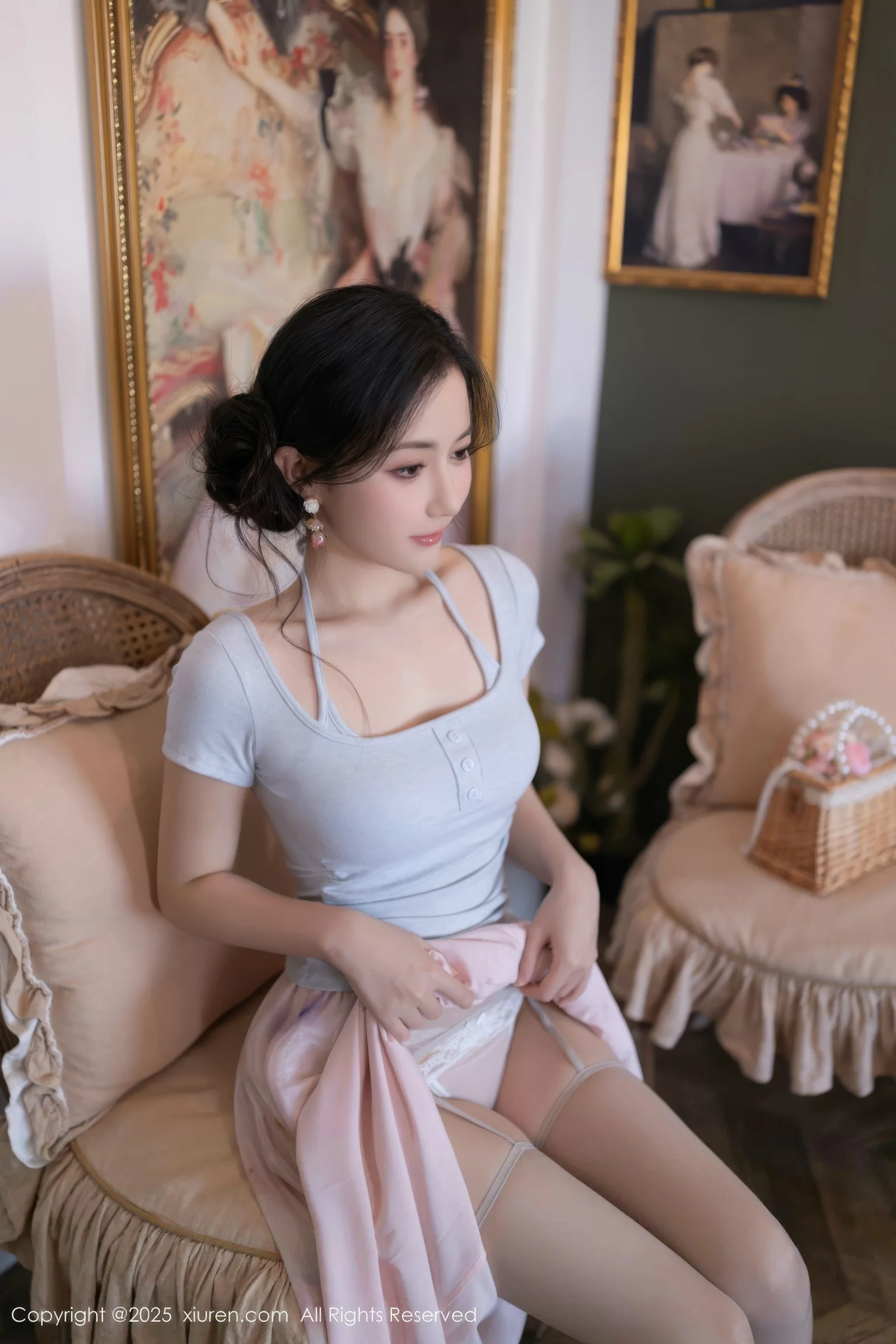 鱼子酱fish  [XiuRen]高清写真图 2025.08.15 No.10656 鱼子酱Fish 肉色丝袜第8张图片