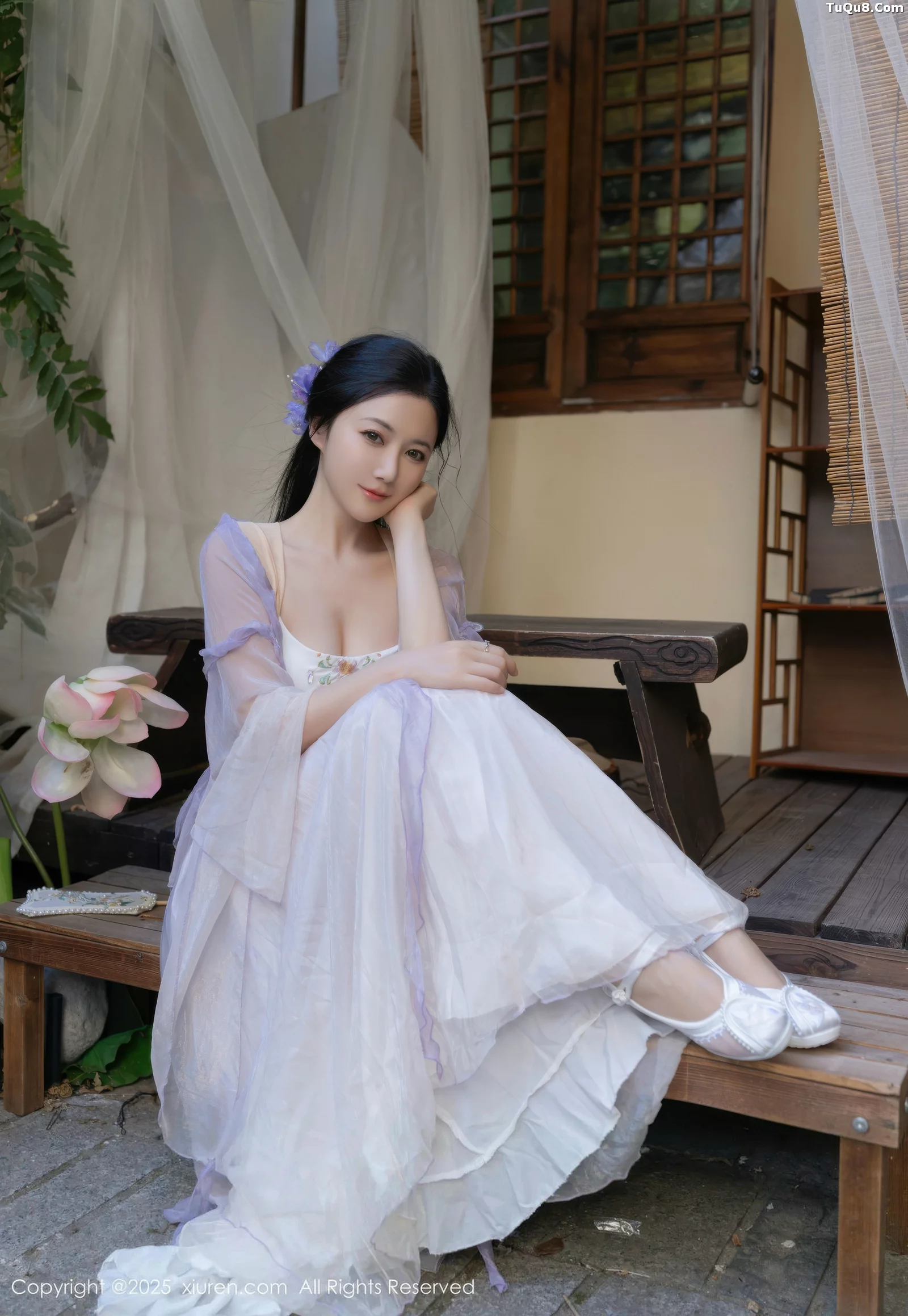 鱼子酱fish  [XiuRen]高清写真图 2025.09.05 No.10737 鱼子酱Fish 紫色连衣裙第5张图片