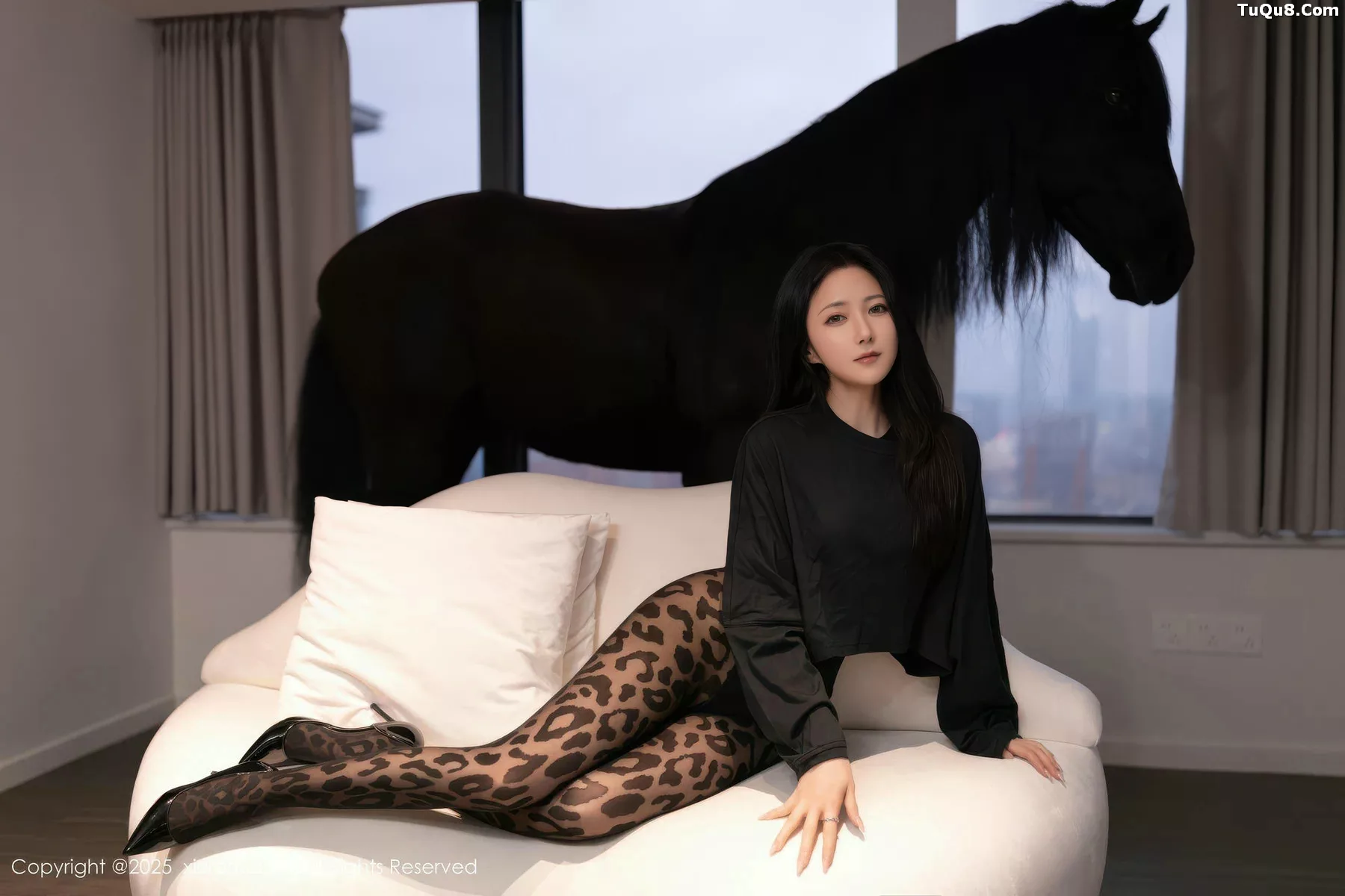 [XiuRen]高清写真图 2025.10.31 No.10938 鱼子酱Fish 豹纹黑丝-套图网