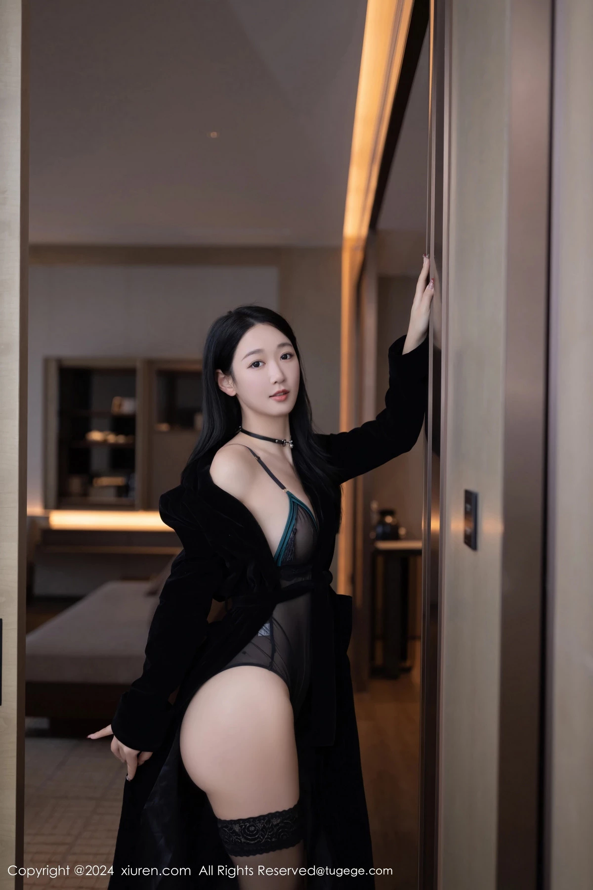 唐安琪  [XiuRen]高清写真图 2024.04.01 No.8326 唐安琪 黑丝美腿第7张图片