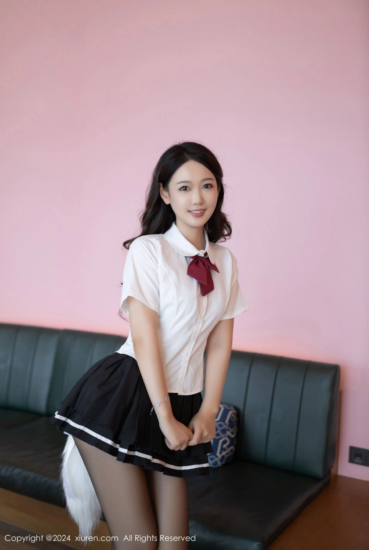 [XiuRen]高清写真图 2024.09.18 No.9174 唐安琪 黑丝美腿-秀人网