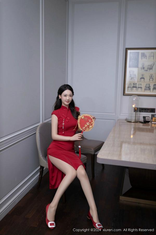 唐安琪  [XiuRen]高清写真图 2024.11.18 No.9463 唐安琪 丝袜美腿第4张图片