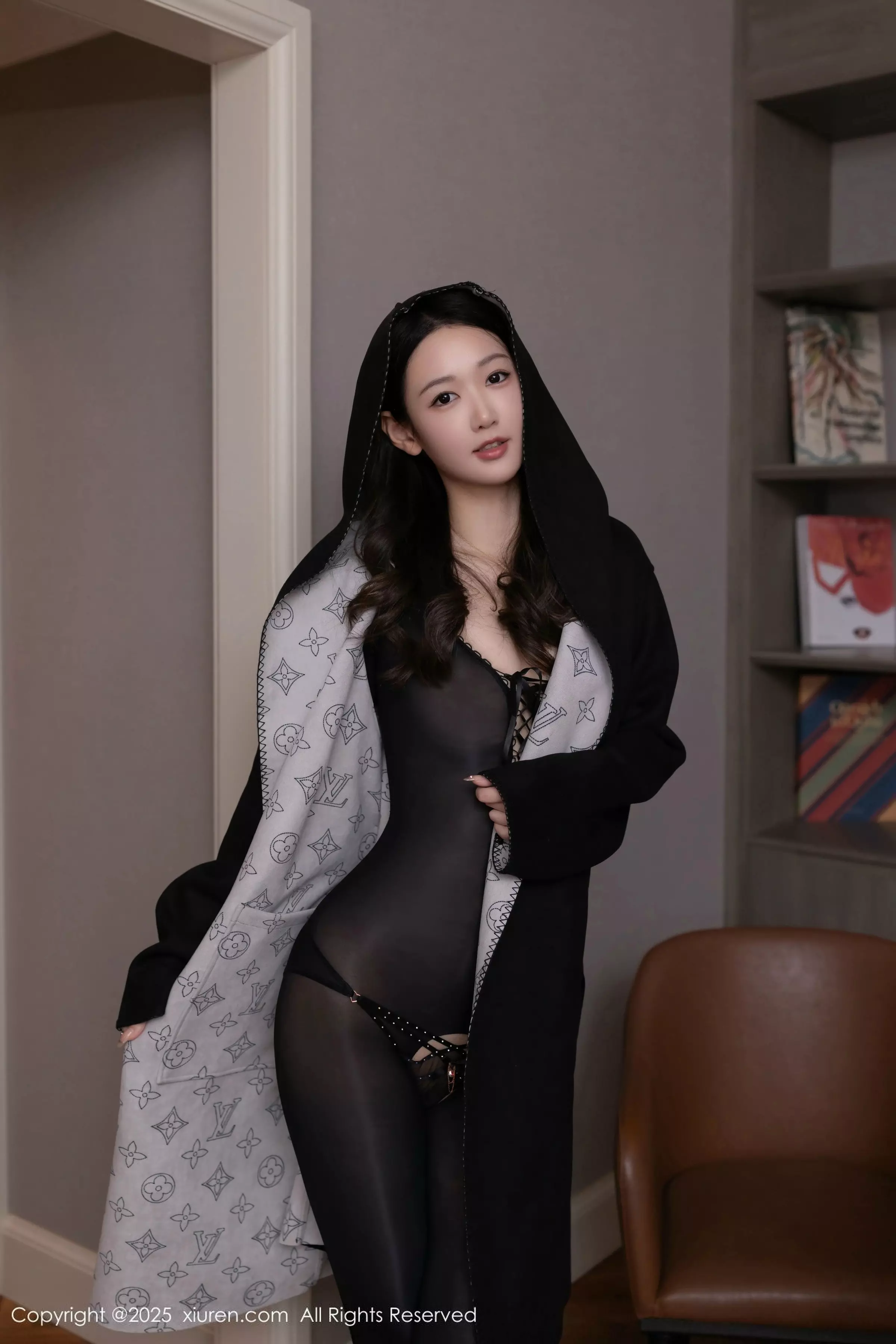 唐安琪  [XiuRen]高清写真图 2025.03.17 No.10030 唐安琪 黑丝美腿第10张图片