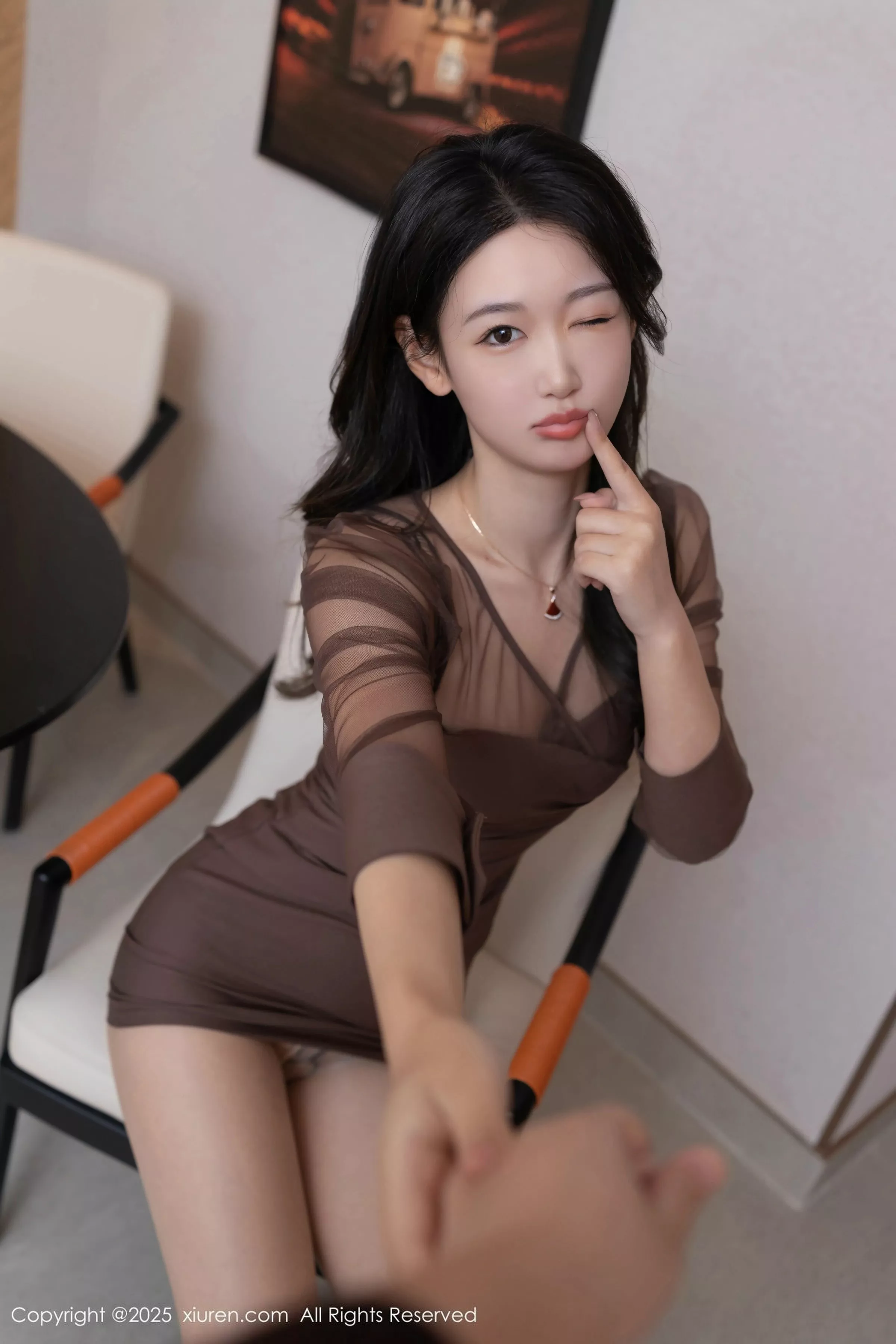 唐安琪  [XiuRen]高清写真图 2025.04.07 No.10120 唐安琪 肉色丝袜第5张图片