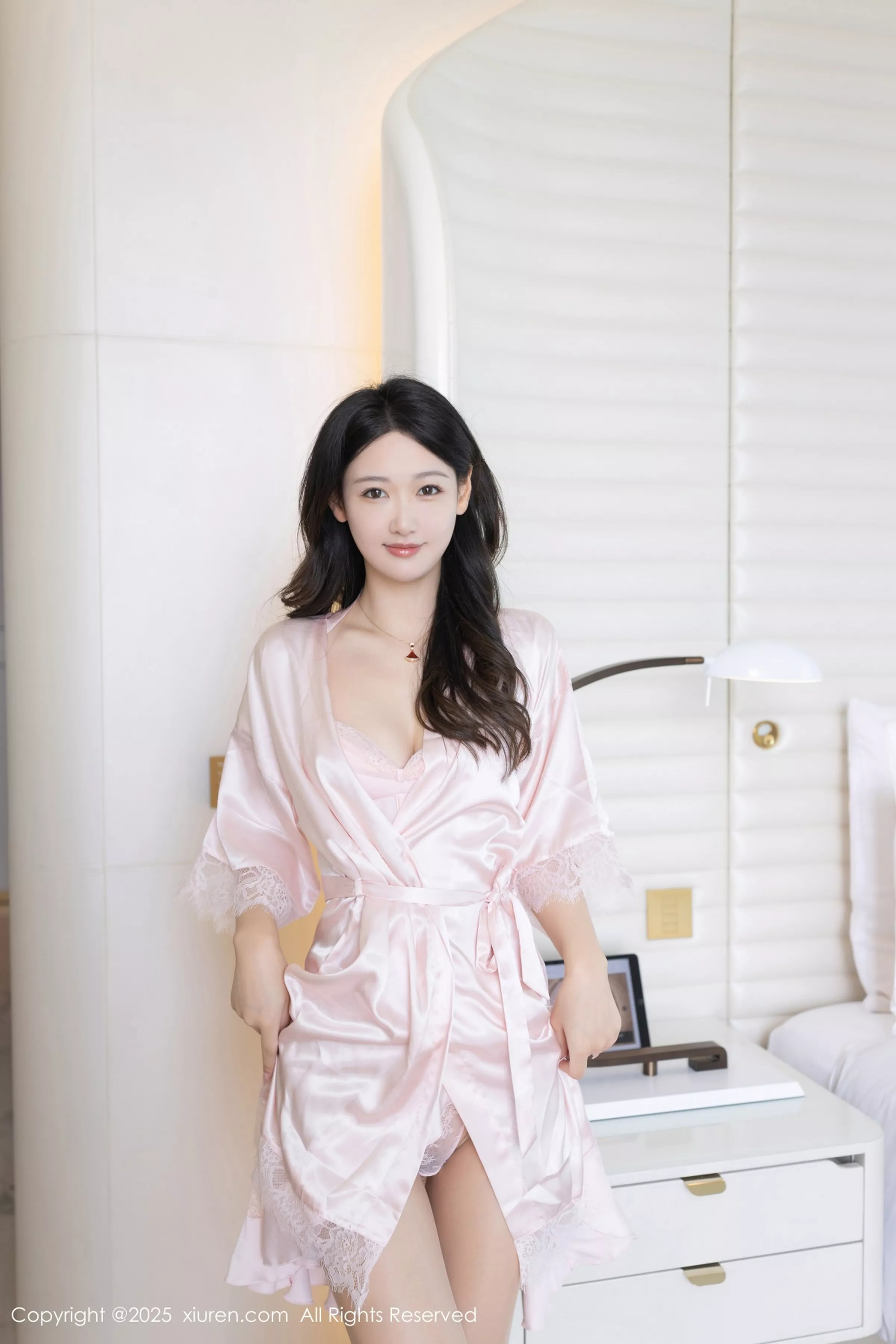 唐安琪  [XiuRen]高清写真图 2025.04.14 No.10150 唐安琪 肉色丝袜第5张图片