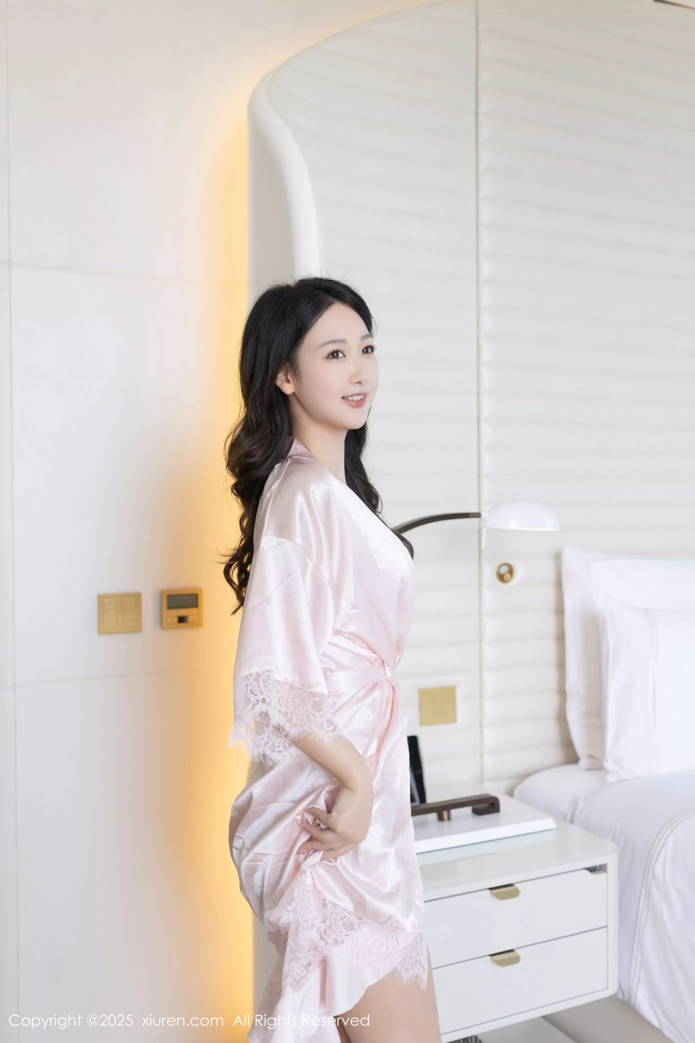 唐安琪  [XiuRen]高清写真图 2025.04.14 No.10150 唐安琪 肉色丝袜第6张图片