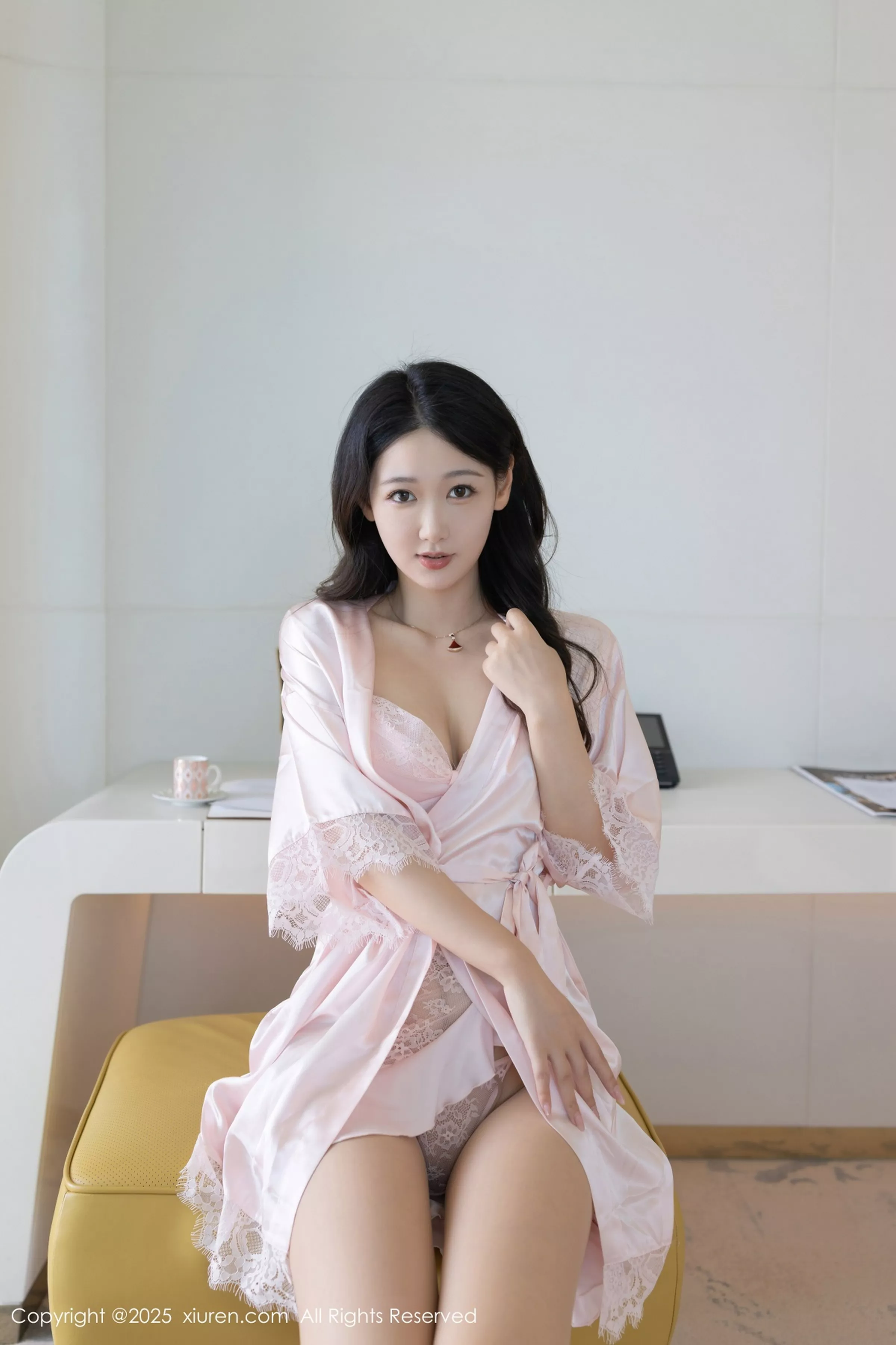 唐安琪  [XiuRen]高清写真图 2025.04.14 No.10150 唐安琪 肉色丝袜第10张图片