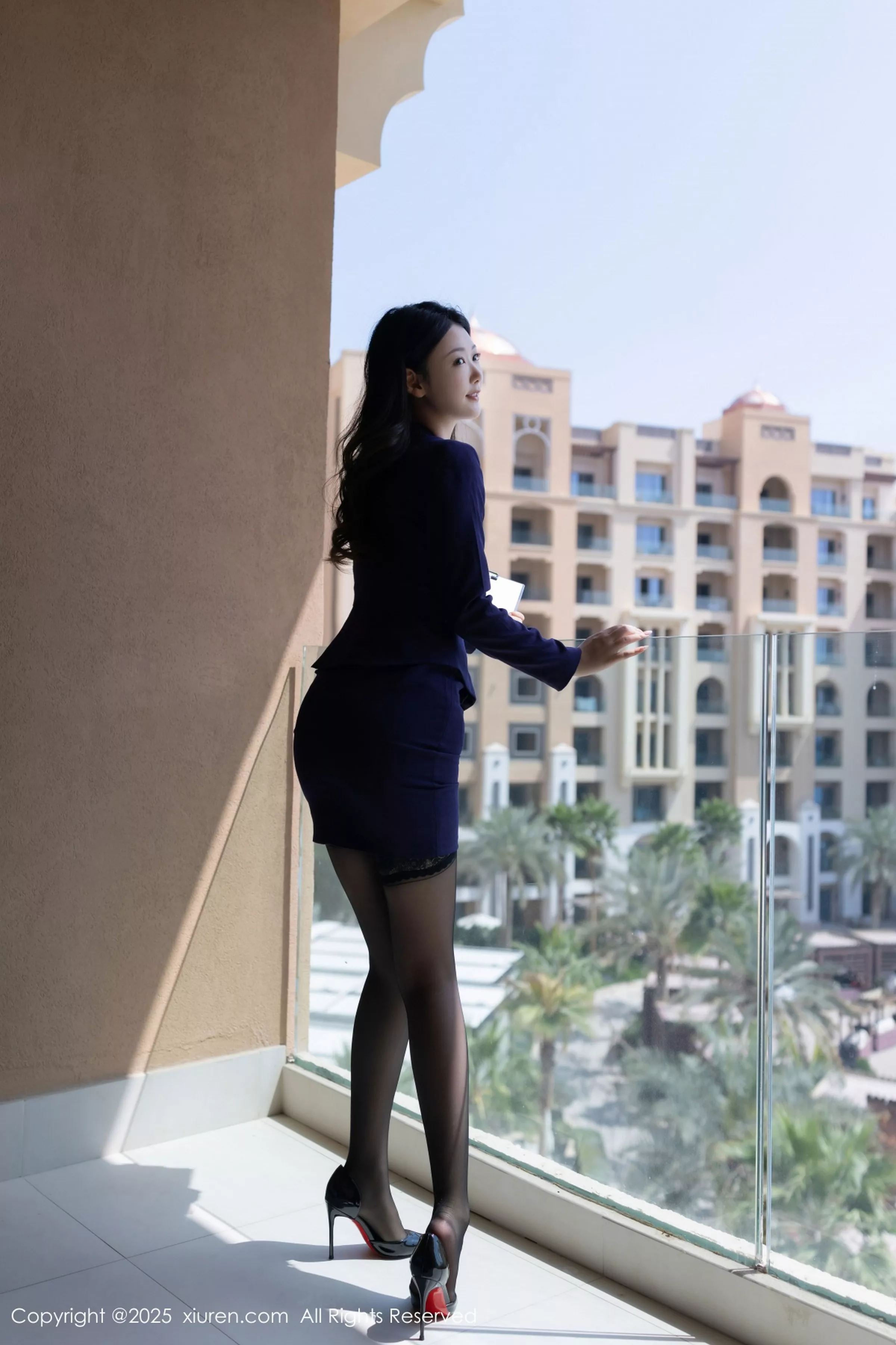 唐安琪  [XiuRen]高清写真图 2025.04.21 No.10178 唐安琪 卡塔尔旅拍第3张图片