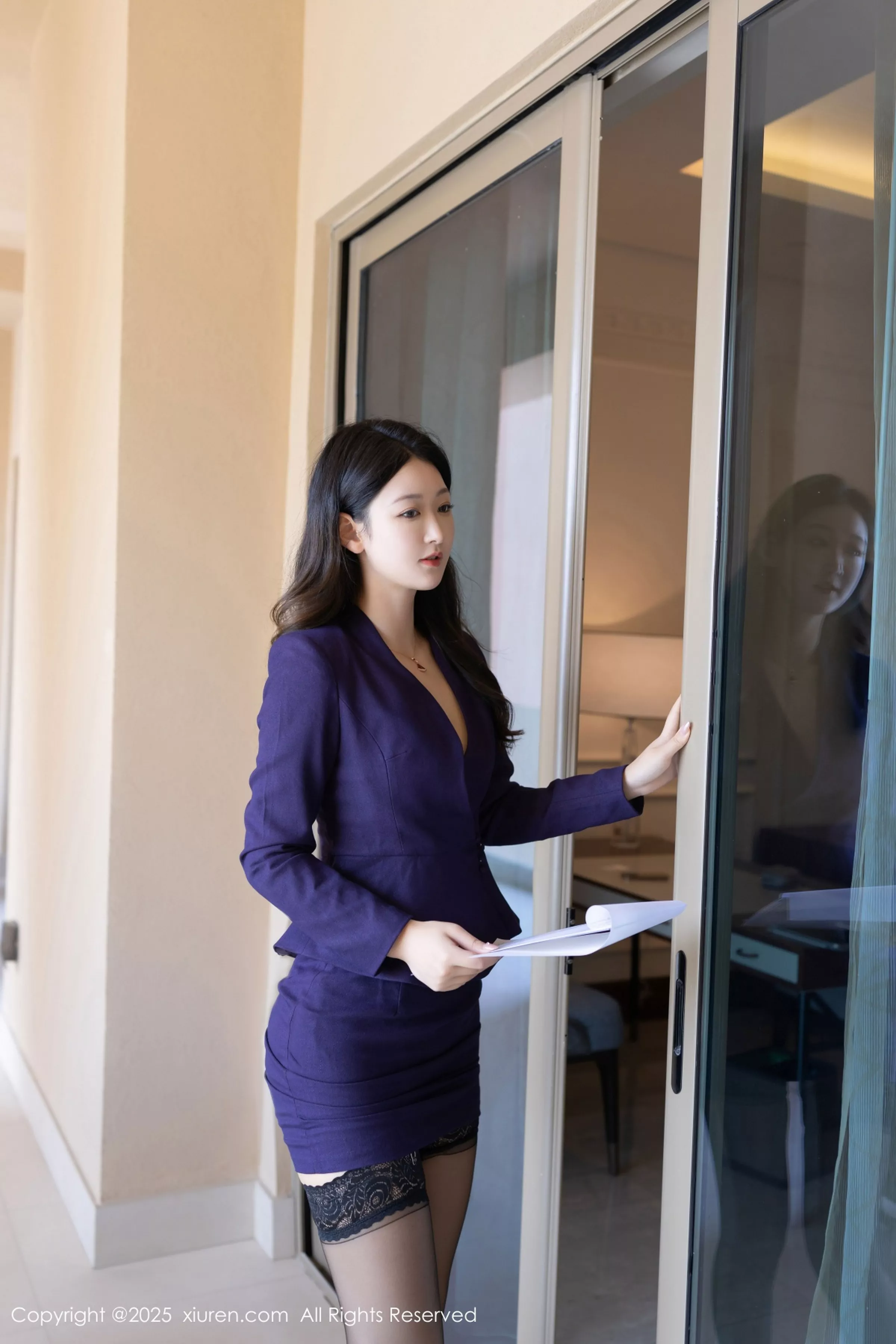 唐安琪  [XiuRen]高清写真图 2025.04.21 No.10178 唐安琪 卡塔尔旅拍第9张图片