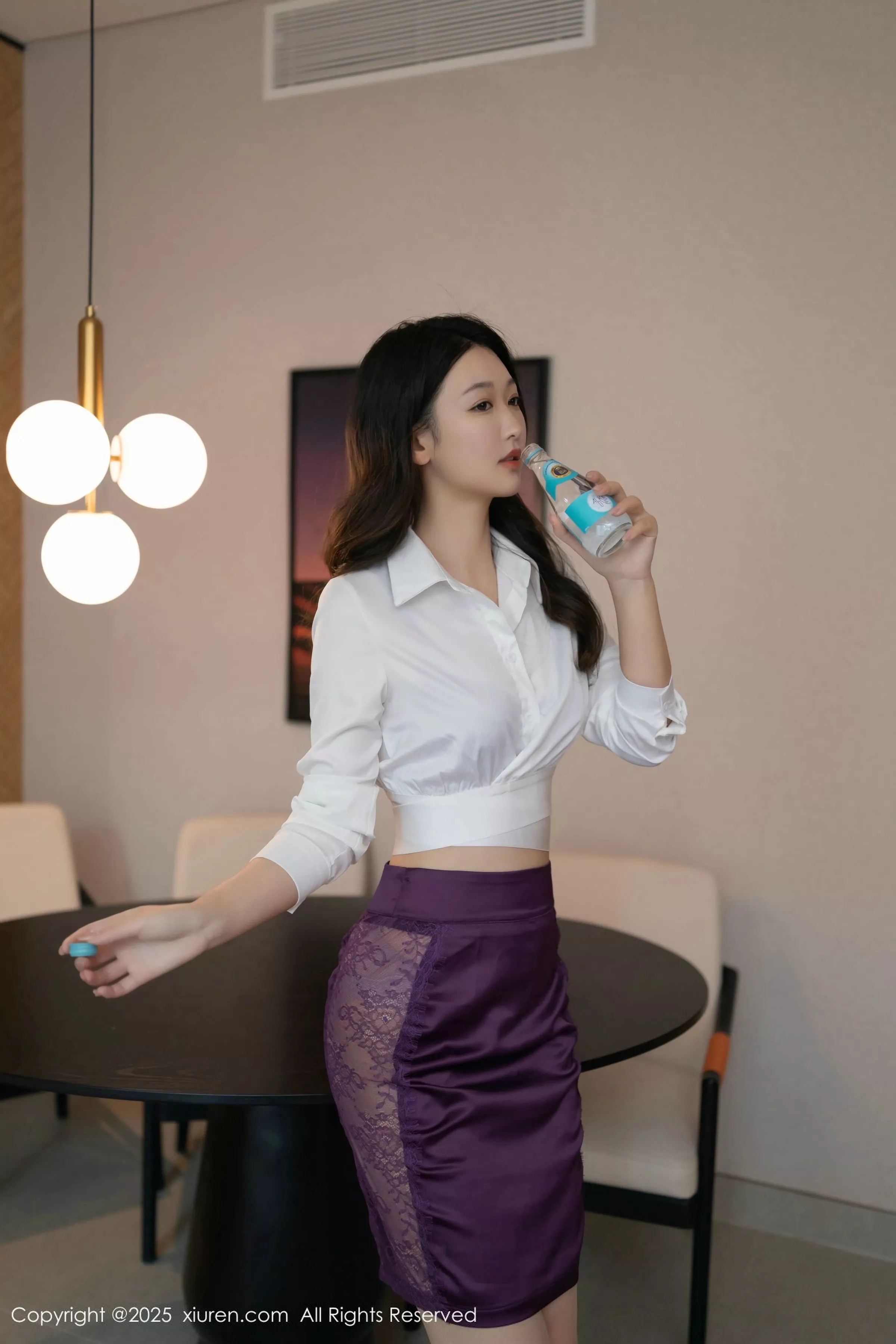 唐安琪  [XiuRen]高清写真图 2025.05.06 No.10238 唐安琪 白色衬衫第7张图片