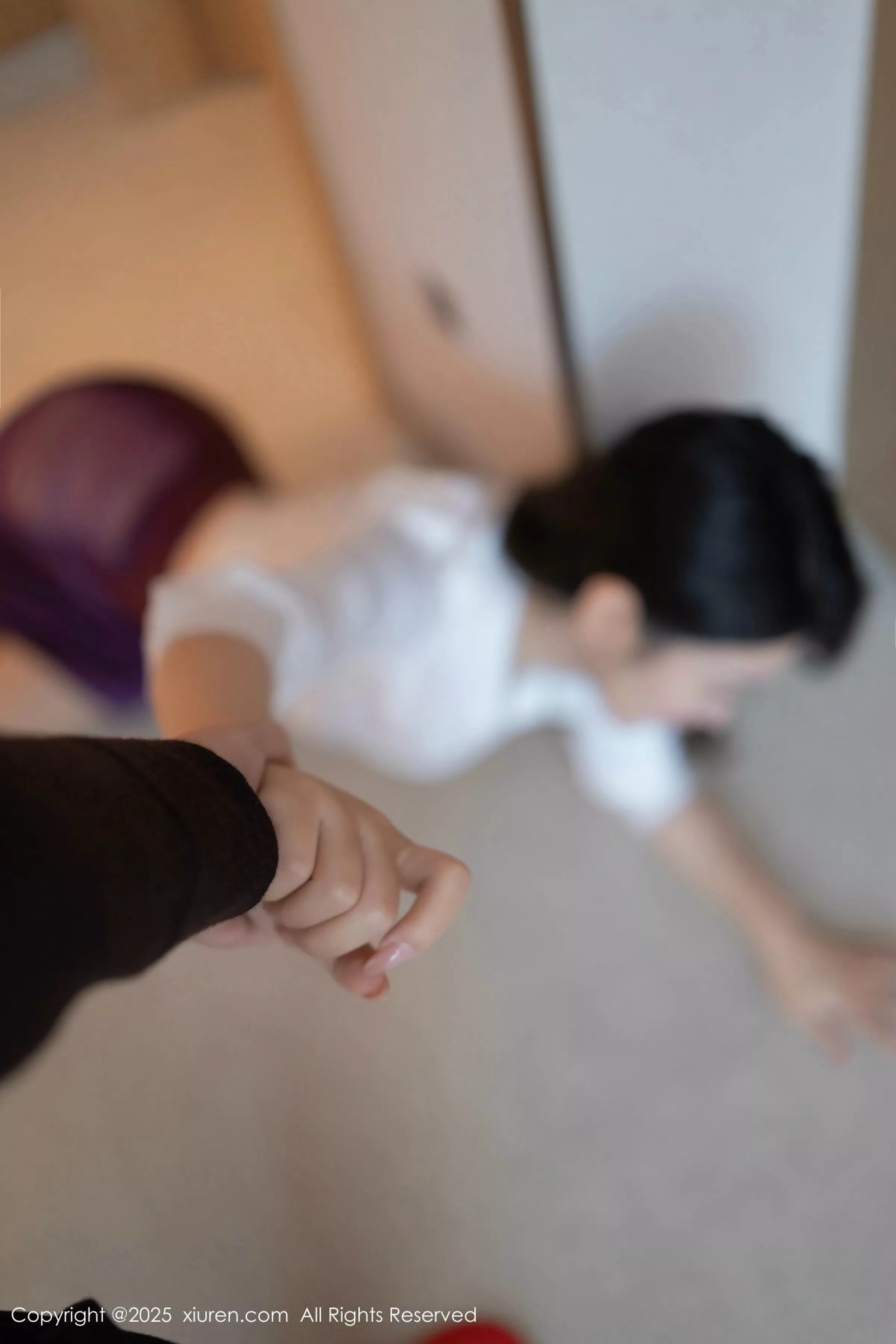 唐安琪  [XiuRen]高清写真图 2025.05.06 No.10238 唐安琪 白色衬衫第10张图片