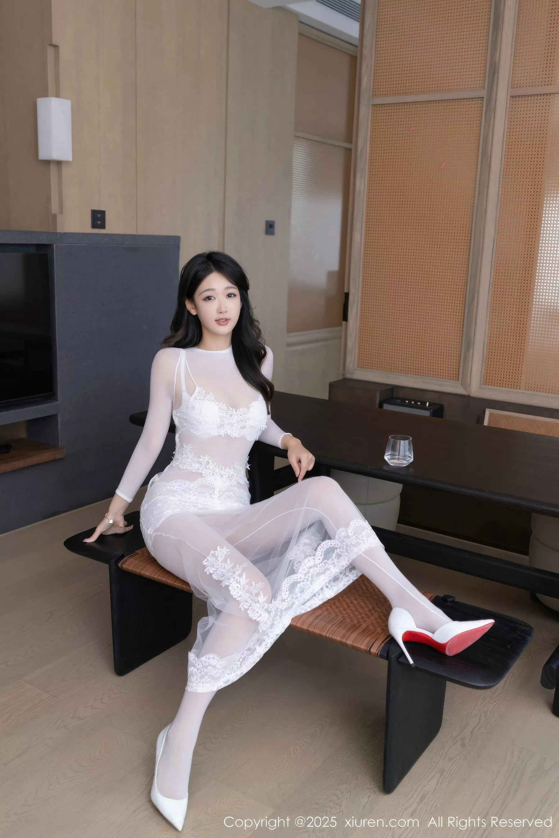 [XiuRen]高清写真图 2025.10.20 No.10892 唐安琪 超薄白丝-套图网