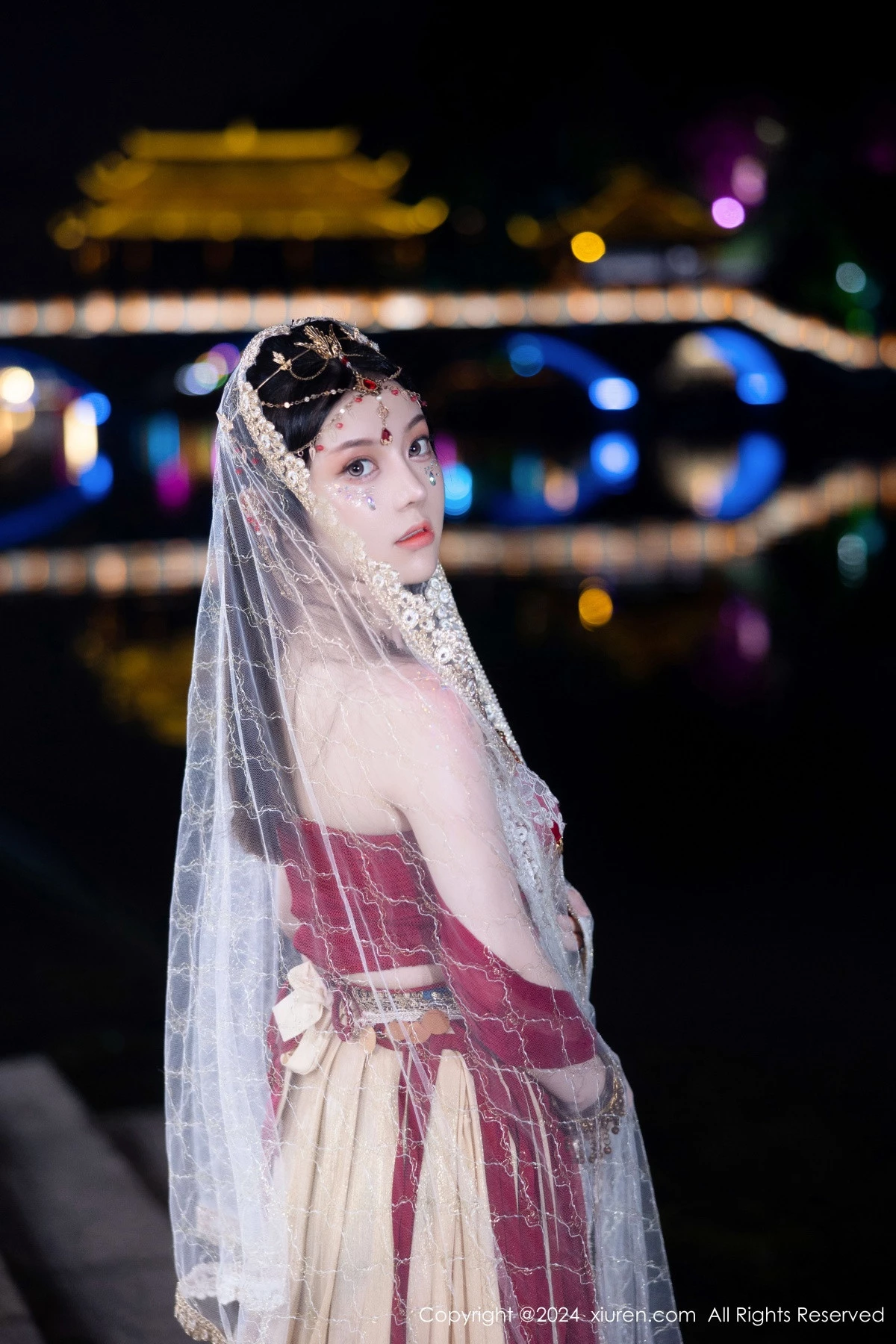 豆瓣酱  [XiuRen]高清写真图 2024.04.07 No.8349 豆瓣酱 美乳性感第4张图片