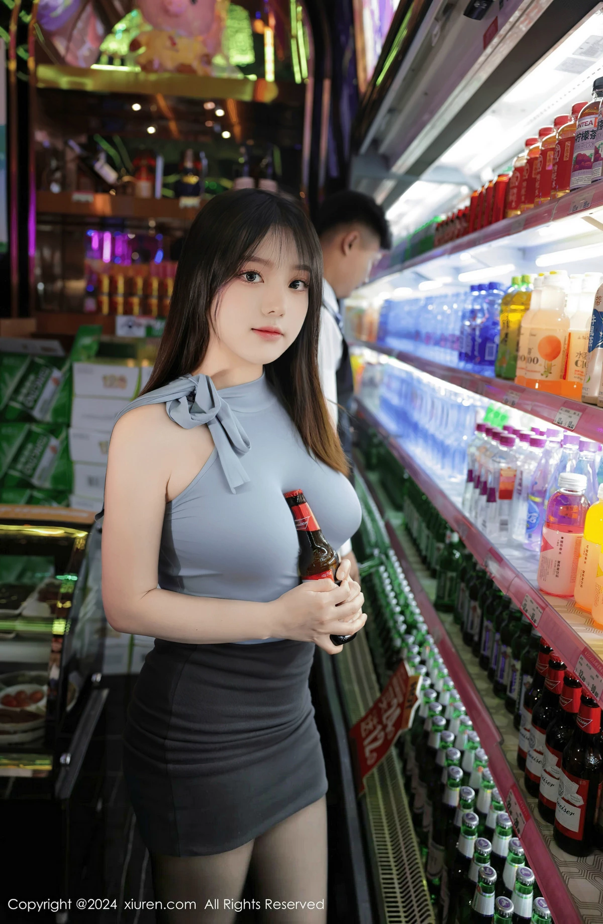 豆瓣酱  [XiuRen]高清写真图 2024.04.16 No.8402 豆瓣酱 美腿黑丝第8张图片