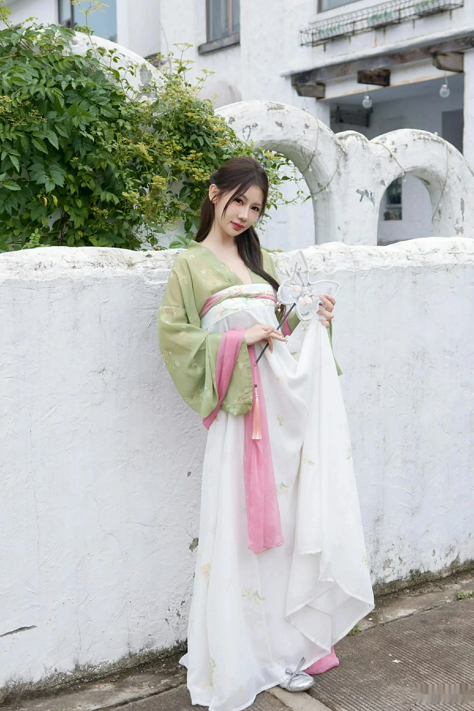 [XiuRen]高清写真图 2025.09.30 No.10834 尹甜甜sunny 性感汉服-套图网