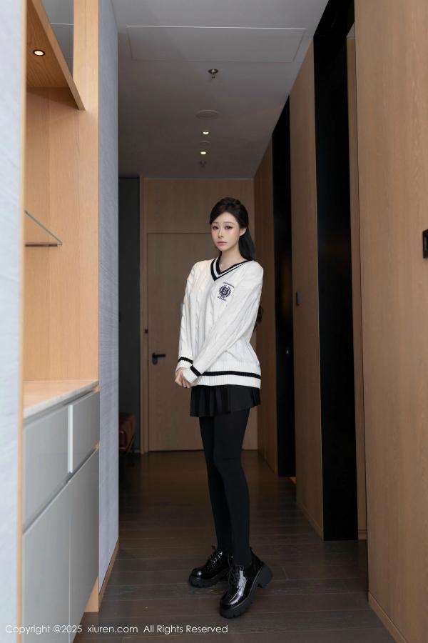 [XiuRen]高清写真图 2025.03.07 No.9986 小逗逗 丝袜美腿-秀人网