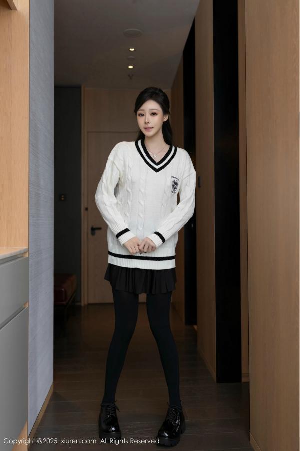 逗逗DouDou  [XiuRen]高清写真图 2025.03.07 No.9986 小逗逗 丝袜美腿第2张图片