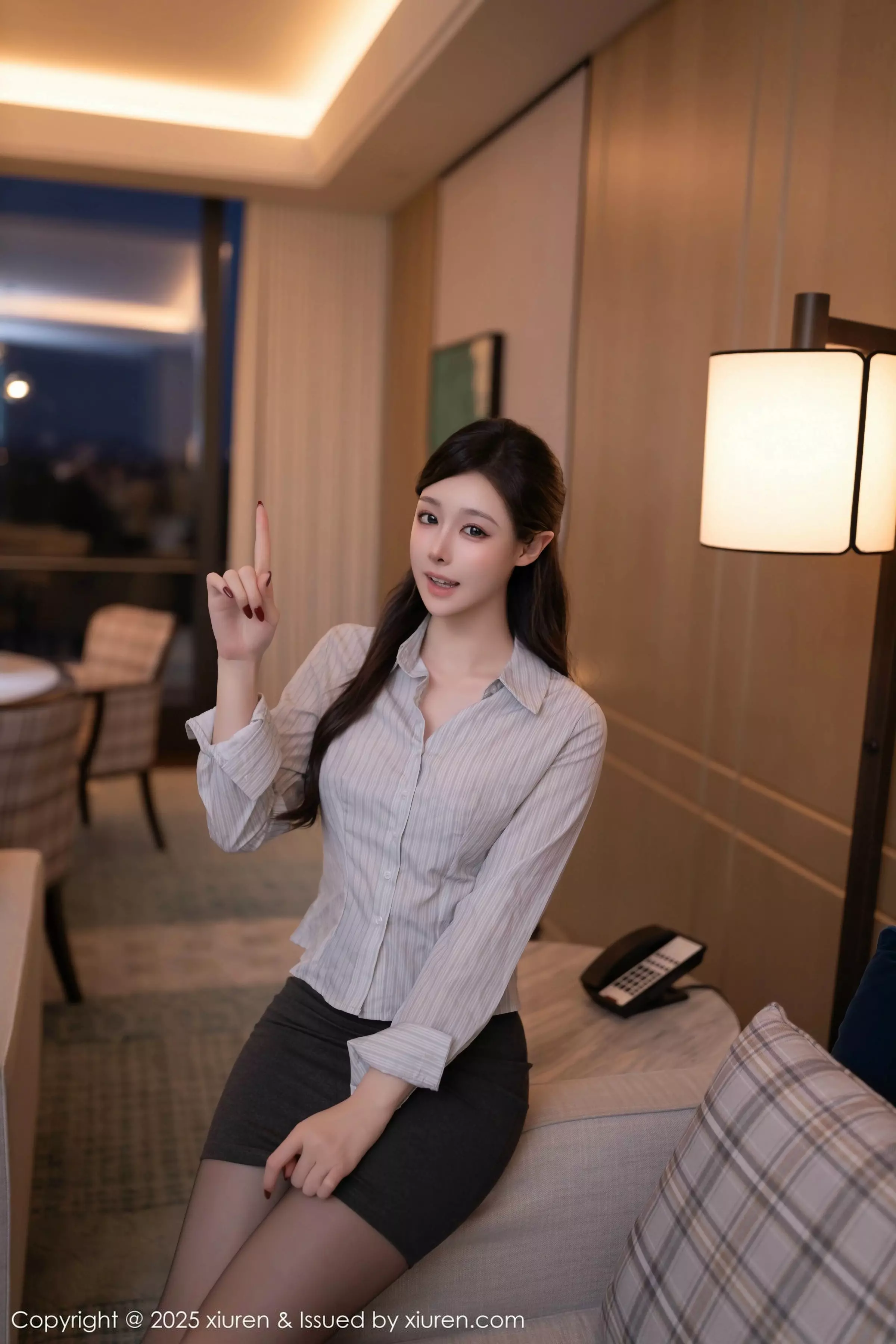 逗逗DouDou  [XiuRen]高清写真图 2025.03.14 No.10022 小逗逗 黑丝美腿第9张图片