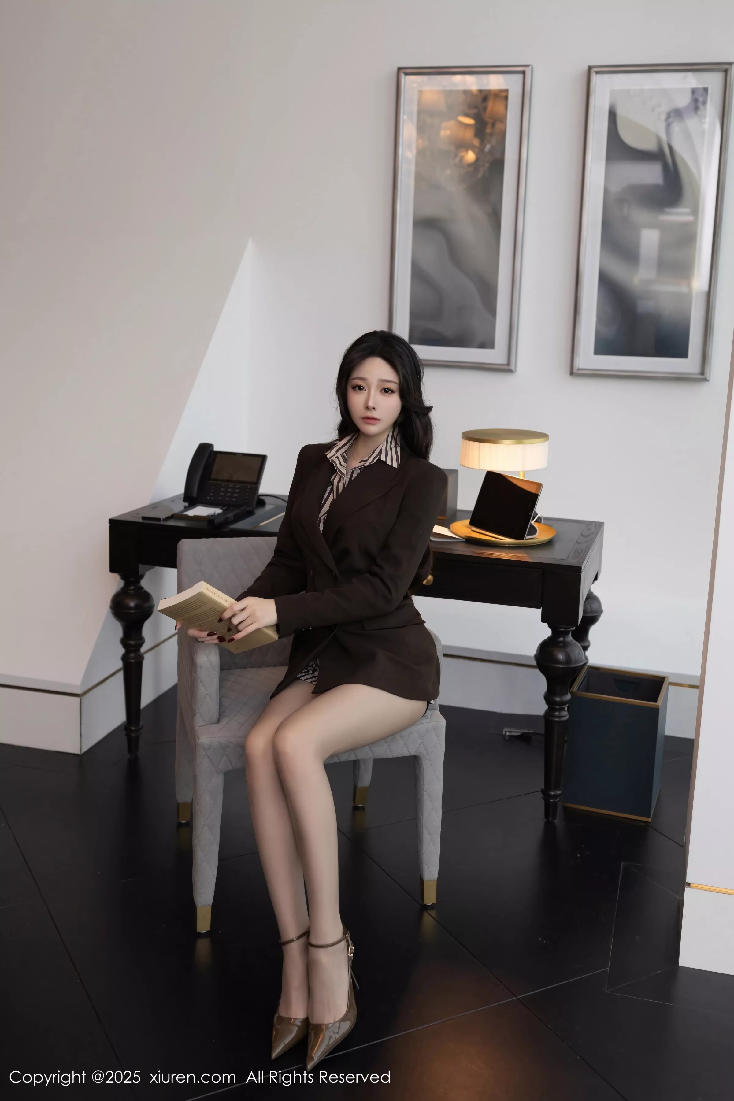 [XiuRen]高清写真图 2025.04.25 No.10202 小逗逗 明艳动人-秀人网