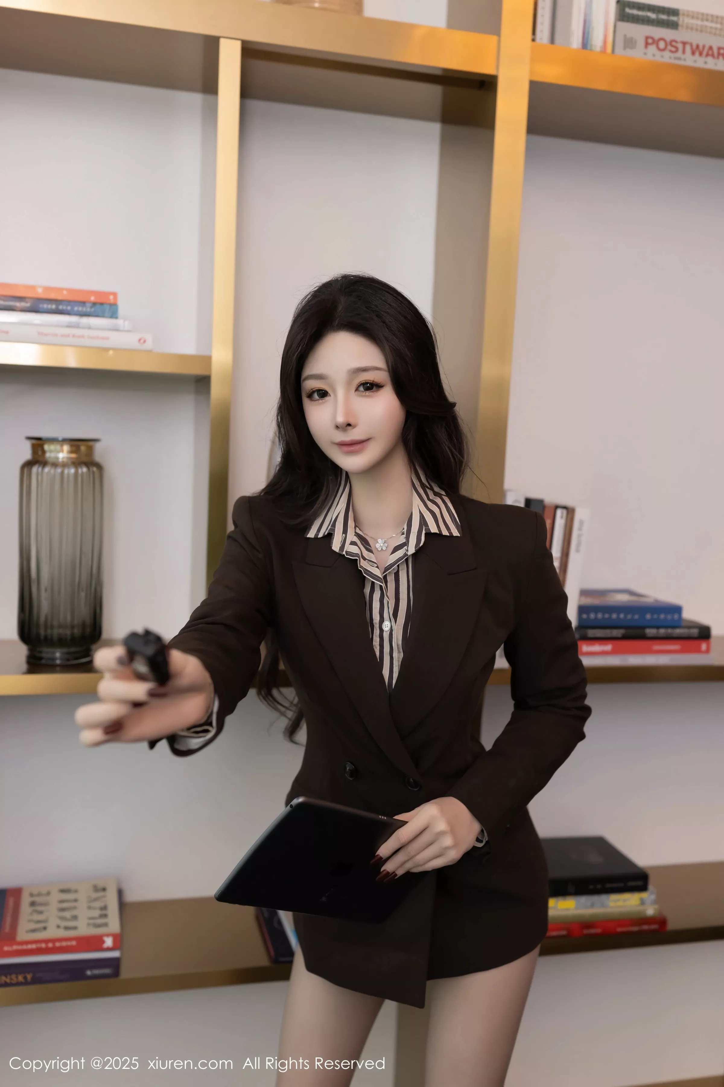 逗逗DouDou  [XiuRen]高清写真图 2025.04.25 No.10202 小逗逗 明艳动人第6张图片