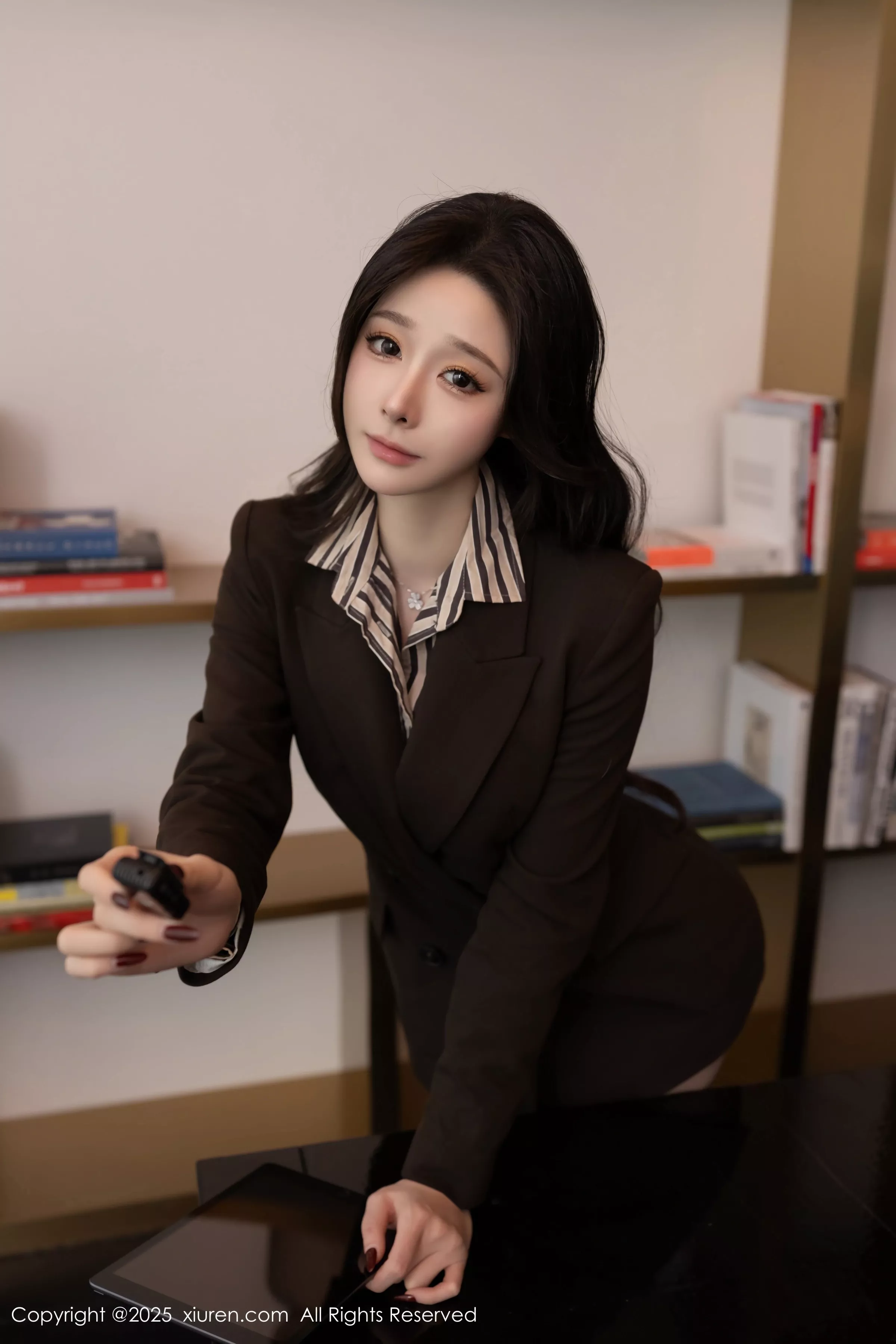 逗逗DouDou  [XiuRen]高清写真图 2025.04.25 No.10202 小逗逗 明艳动人第9张图片