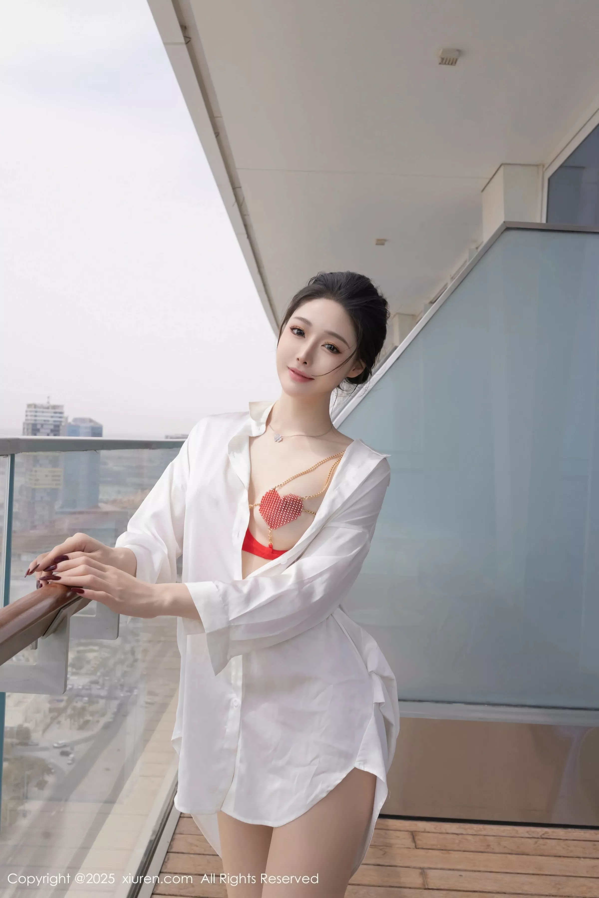 [XiuRen]高清写真图 2025.06.13 No.10411 小逗逗 原色丝袜-秀人网