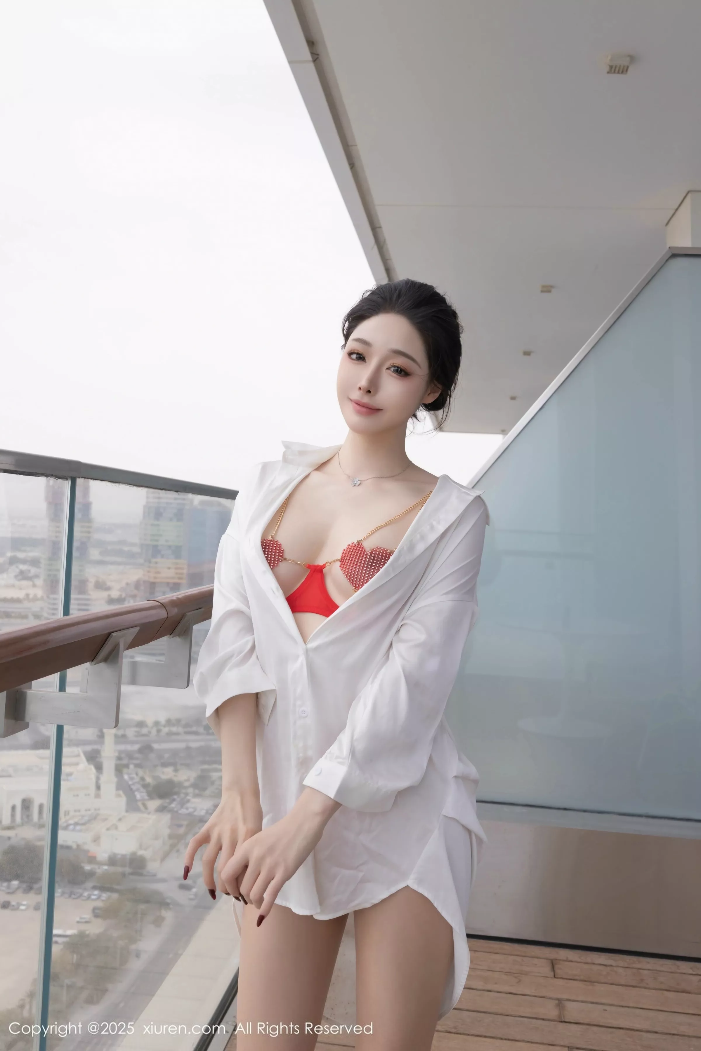 逗逗DouDou  [XiuRen]高清写真图 2025.06.13 No.10411 小逗逗 原色丝袜第5张图片