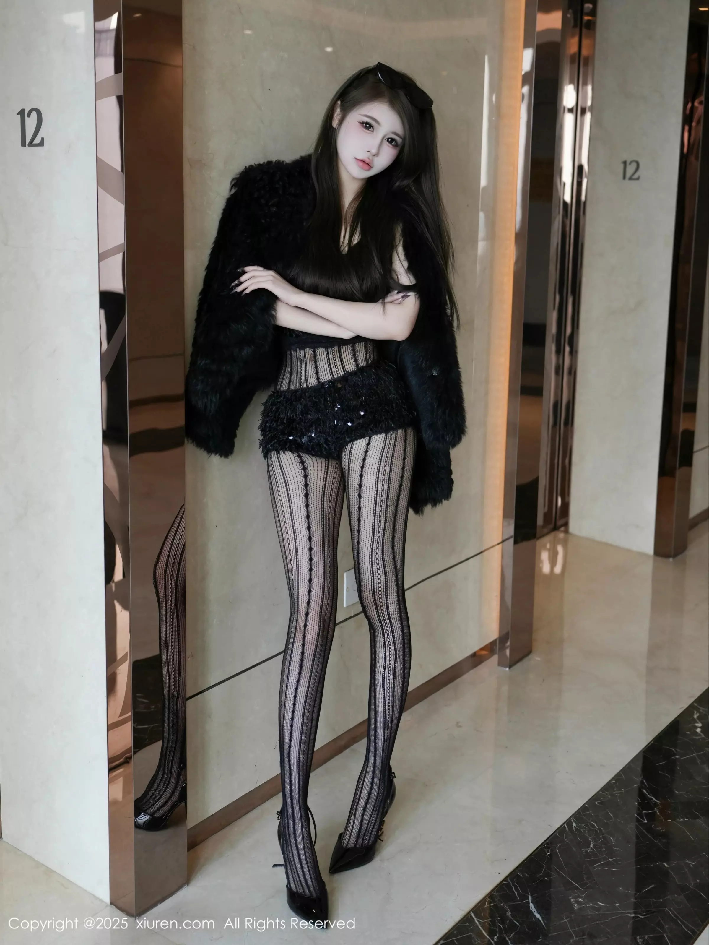 甜妮  [XiuRen]高清写真图 2025.03.24 No.10056 甜妮 情趣内衣第5张图片