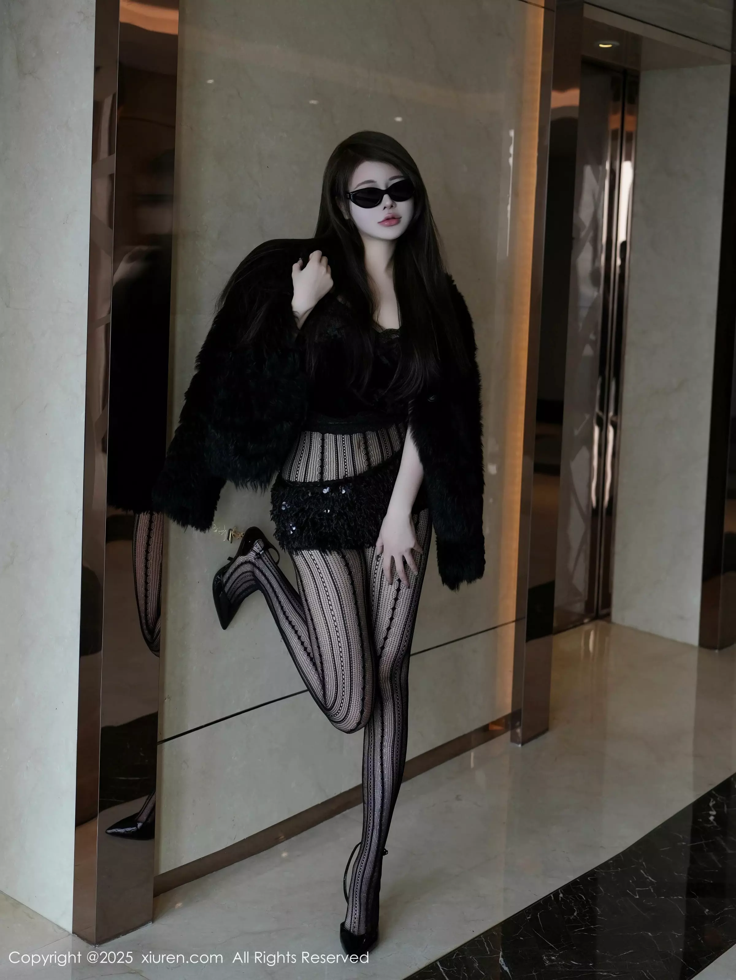 甜妮  [XiuRen]高清写真图 2025.03.24 No.10056 甜妮 情趣内衣第7张图片