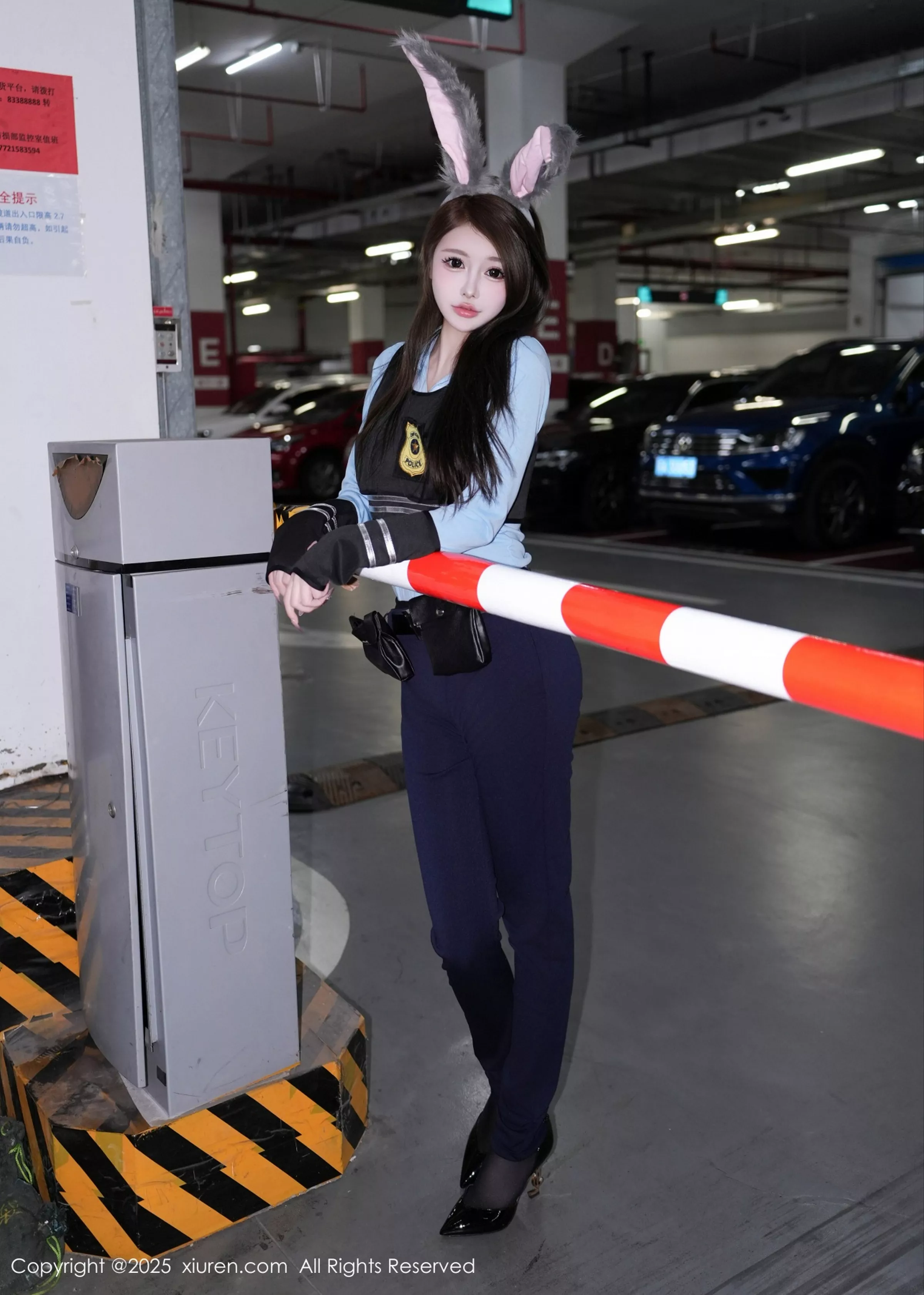 [XiuRen]高清写真图 2025.04.16 No.10158 甜妮 制服诱惑-套图网