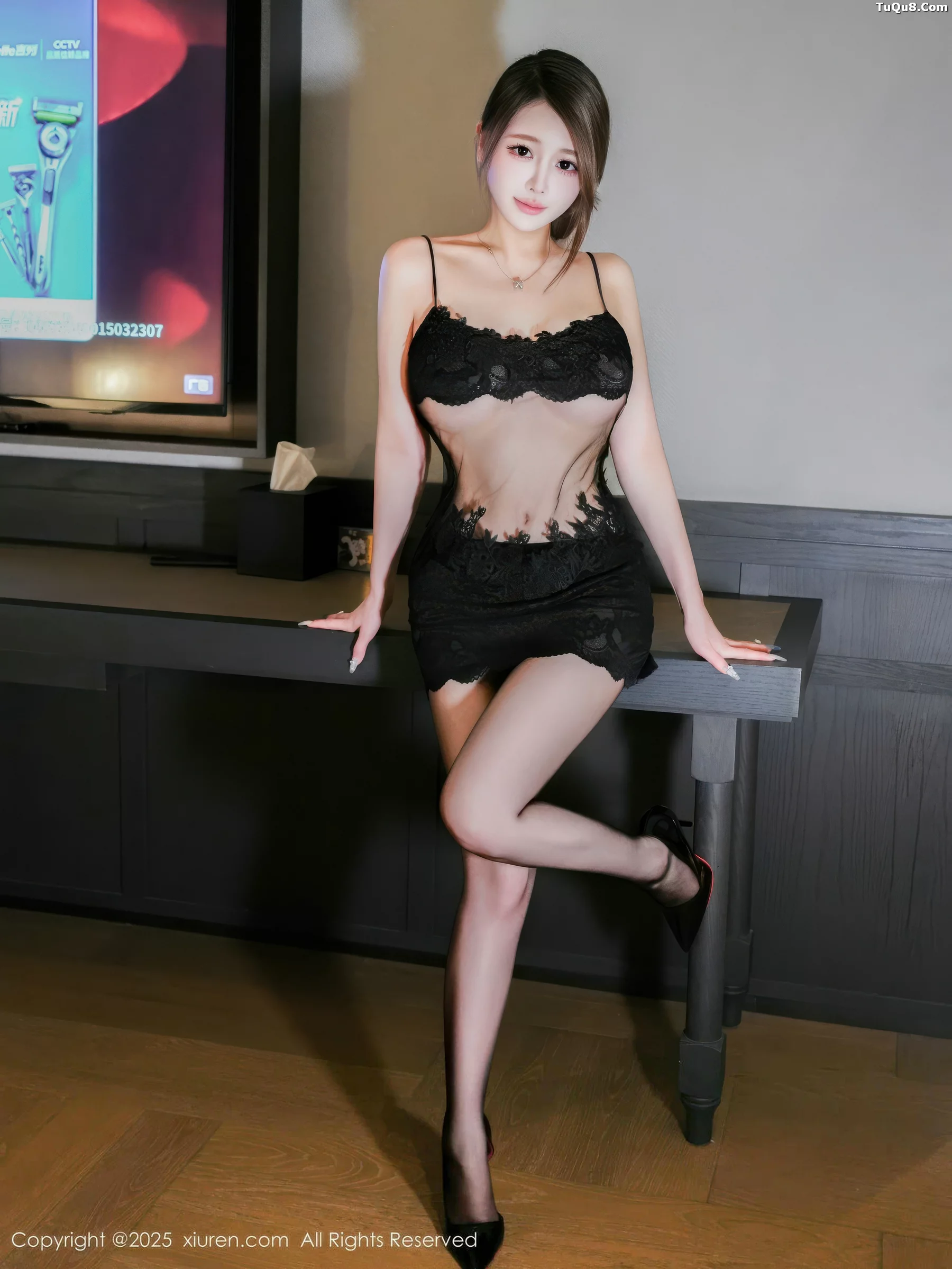 甜妮  [XiuRen]高清写真图 2025.10.30 No.10929 甜妮 情趣内衣第3张图片